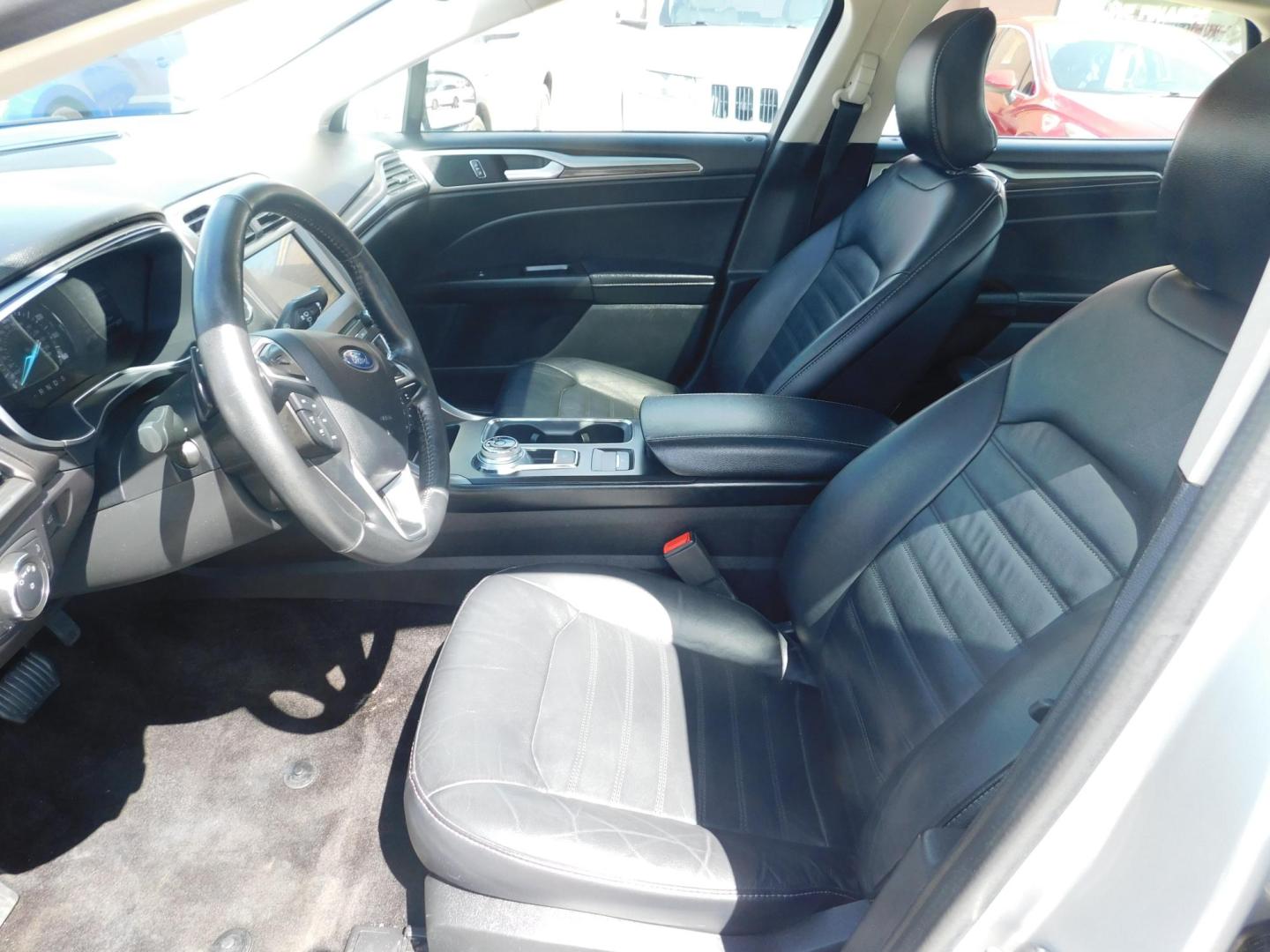2017 SILVER Ford Fusion SE (3FA6P0HDXHR) with an 1.5L L4 DOHC 16V engine, 6A transmission, located at 2121 Burlington St, North Kansas City, MO, 64116, (816) 556-0707, 39.144707, -94.581978 - Photo#2