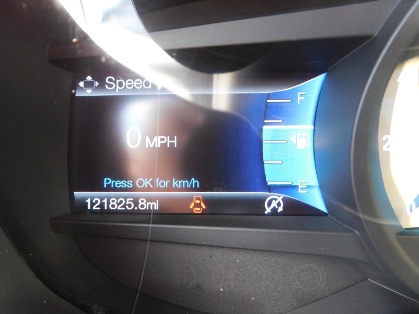 2017 SILVER Ford Fusion SE (3FA6P0HDXHR) with an 1.5L L4 DOHC 16V engine, 6A transmission, located at 2121 Burlington St, North Kansas City, MO, 64116, (816) 556-0707, 39.144707, -94.581978 - Photo#6
