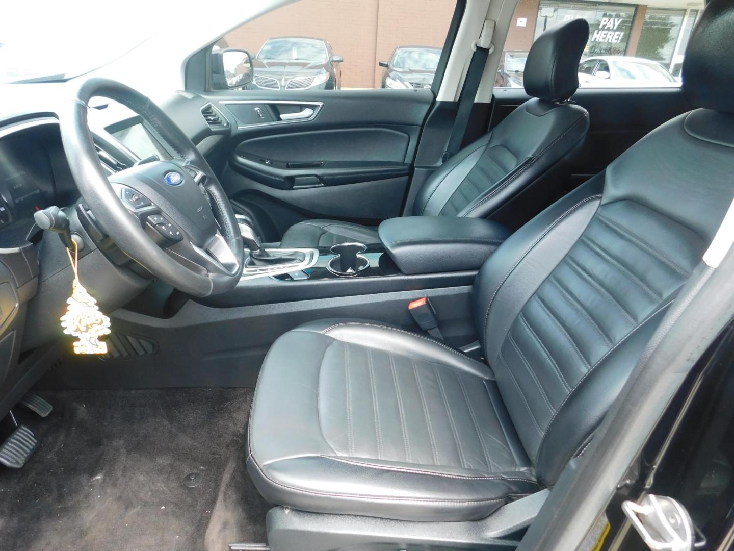 2017 BLACK Ford Edge SEL FWD (2FMPK3J94HB) with an 2.0L L4 DOHC 16V engine, 6A transmission, located at 2121 Burlington St, North Kansas City, MO, 64116, (816) 556-0707, 39.144707, -94.581978 - Photo#2
