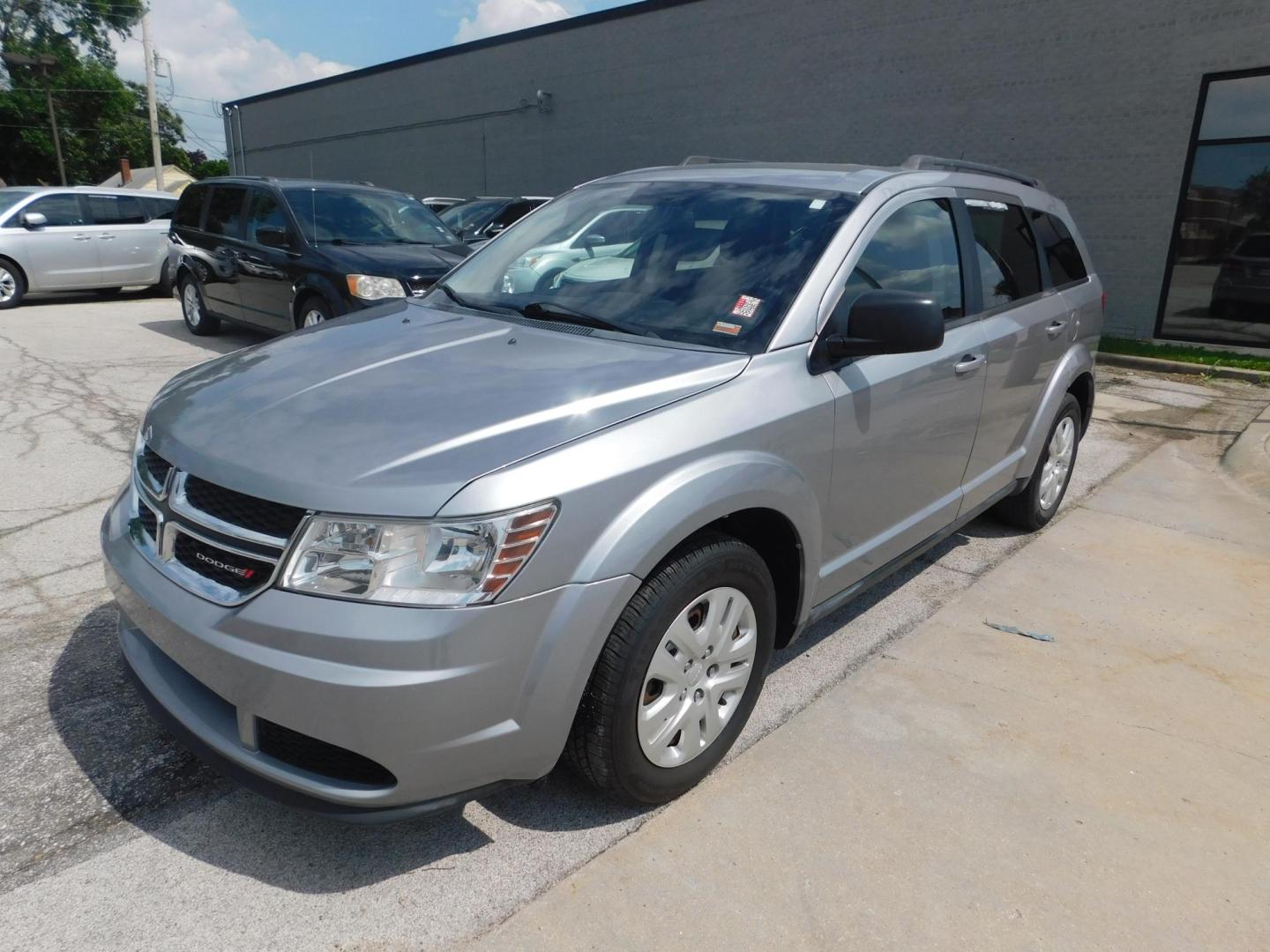 2016 SILVER Dodge Journey SE (3C4PDCAB4GT) with an 2.4L L4 DOHC 16V engine, 4A transmission, located at 2121 Burlington St, North Kansas City, MO, 64116, (816) 556-0707, 39.144707, -94.581978 - Photo#0