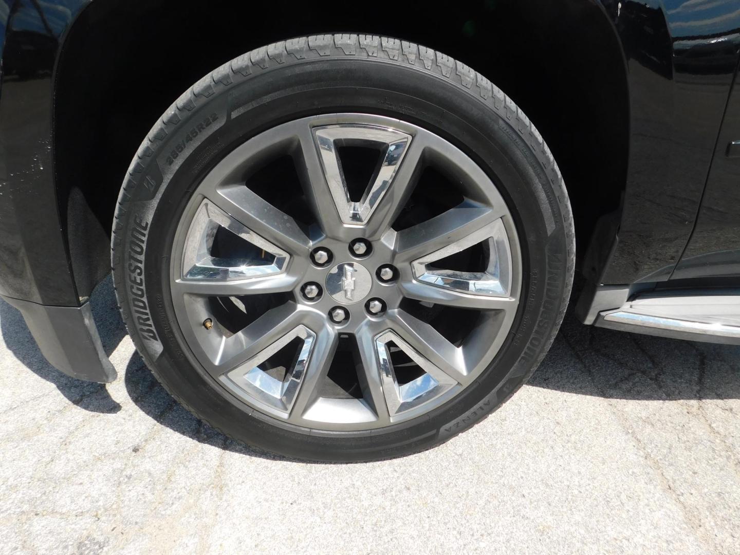 2015 BLACK Chevrolet Tahoe LTZ 4WD (1GNSKCKC3FR) with an 5.3L V8 OHV 16V engine, 6-Speed Automatic transmission, located at 2121 Burlington St, North Kansas City, MO, 64116, (816) 556-0707, 39.144707, -94.581978 - Photo#1