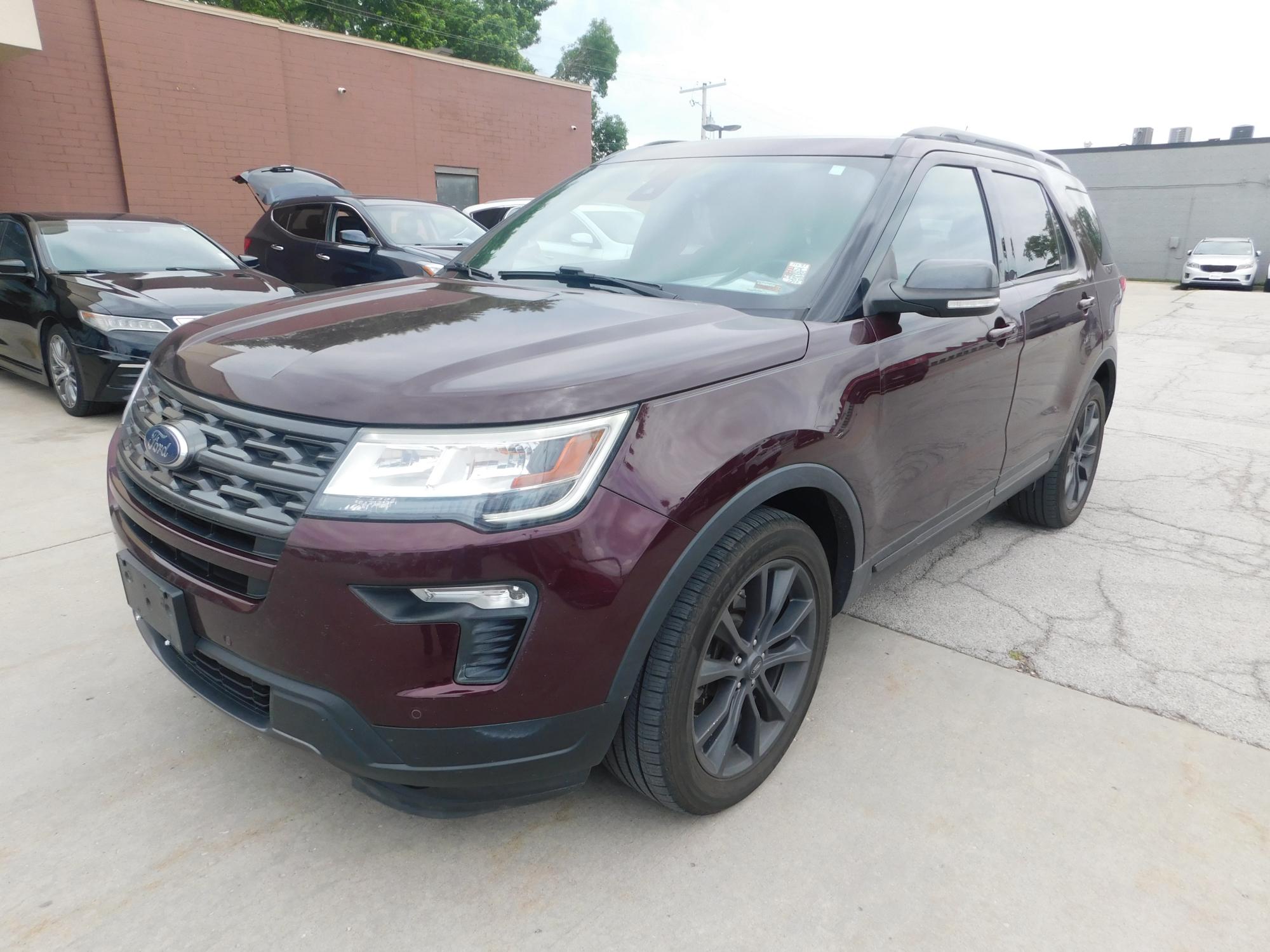 photo of 2018 Ford Explorer XLT 4WD