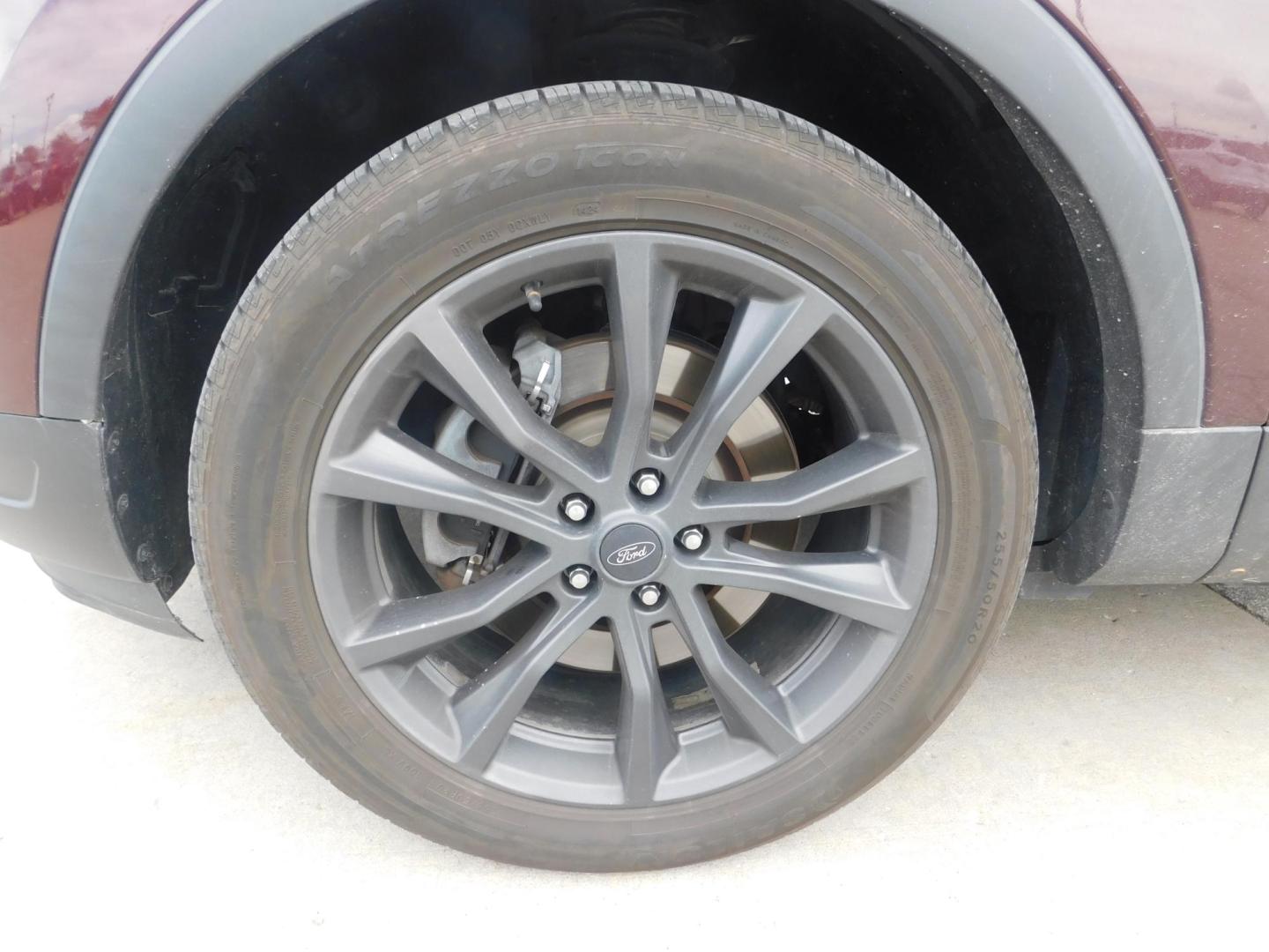 2018 BURGUNDY Ford Explorer XLT 4WD (1FM5K8D80JG) with an 3.5L V6 DOHC 24V engine, 6A transmission, located at 2121 Burlington St, North Kansas City, MO, 64116, (816) 556-0707, 39.144707, -94.581978 - Photo#1