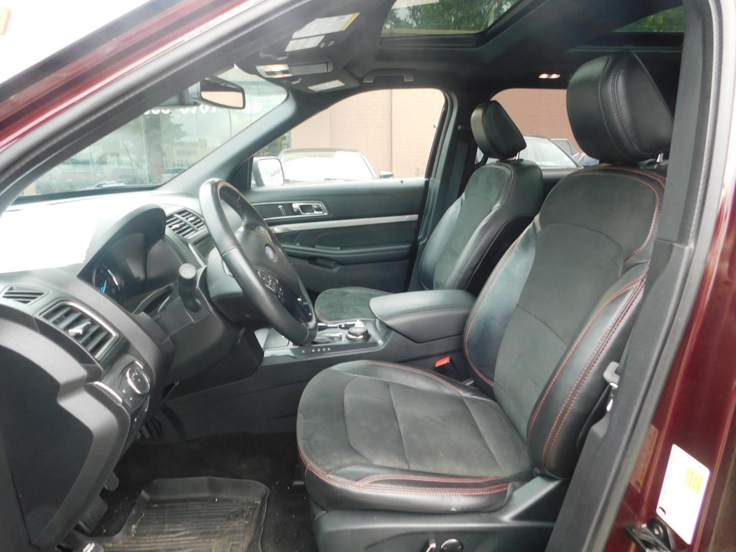 2018 BURGUNDY Ford Explorer XLT 4WD (1FM5K8D80JG) with an 3.5L V6 DOHC 24V engine, 6A transmission, located at 2121 Burlington St, North Kansas City, MO, 64116, (816) 556-0707, 39.144707, -94.581978 - Photo#2