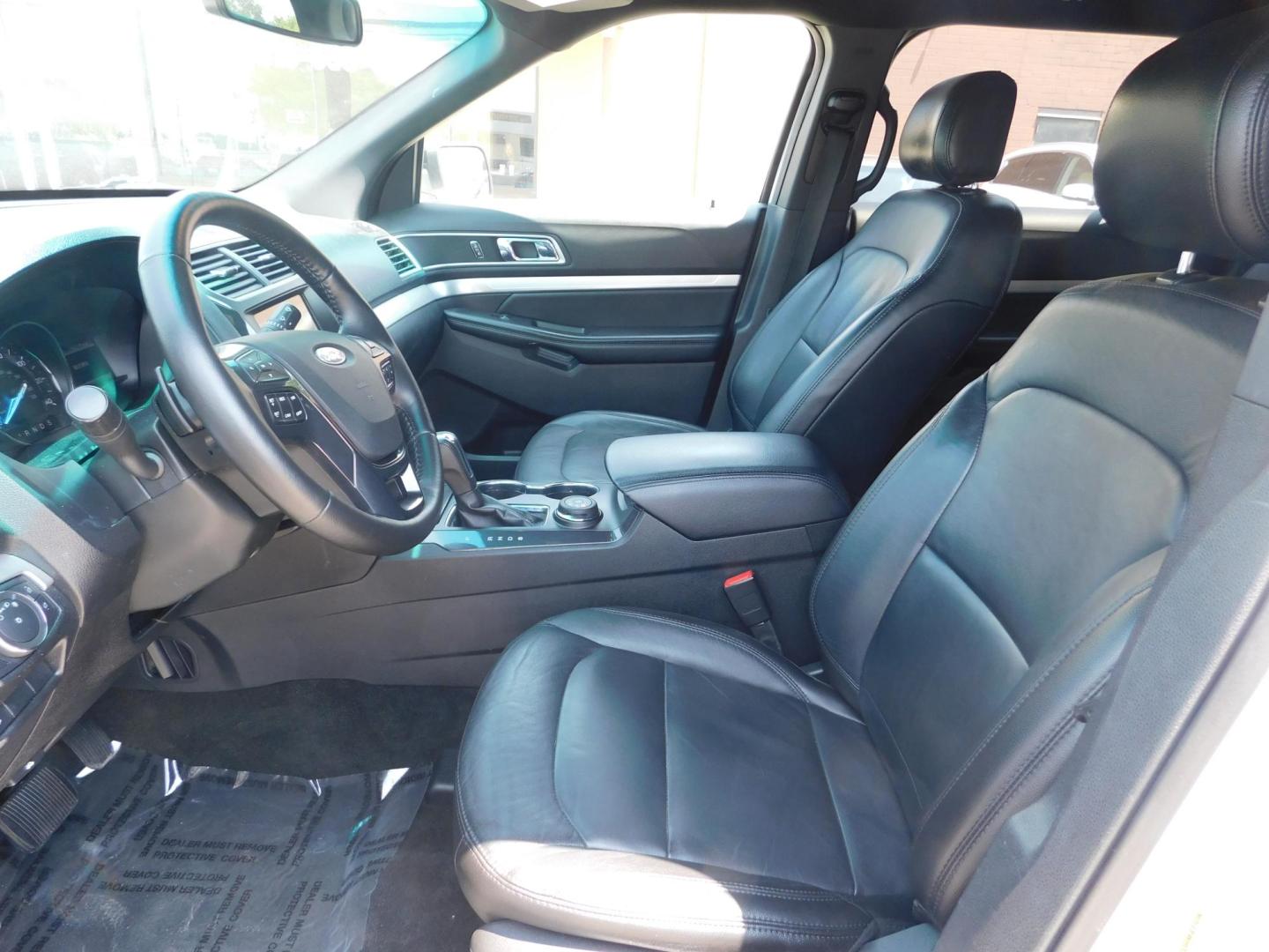 2017 WHITE Ford Explorer XLT 4WD (1FM5K8DH3HG) with an 2.3L L4 DOHC 16V engine, 6A transmission, located at 2121 Burlington St, North Kansas City, MO, 64116, (816) 556-0707, 39.144707, -94.581978 - Photo#2