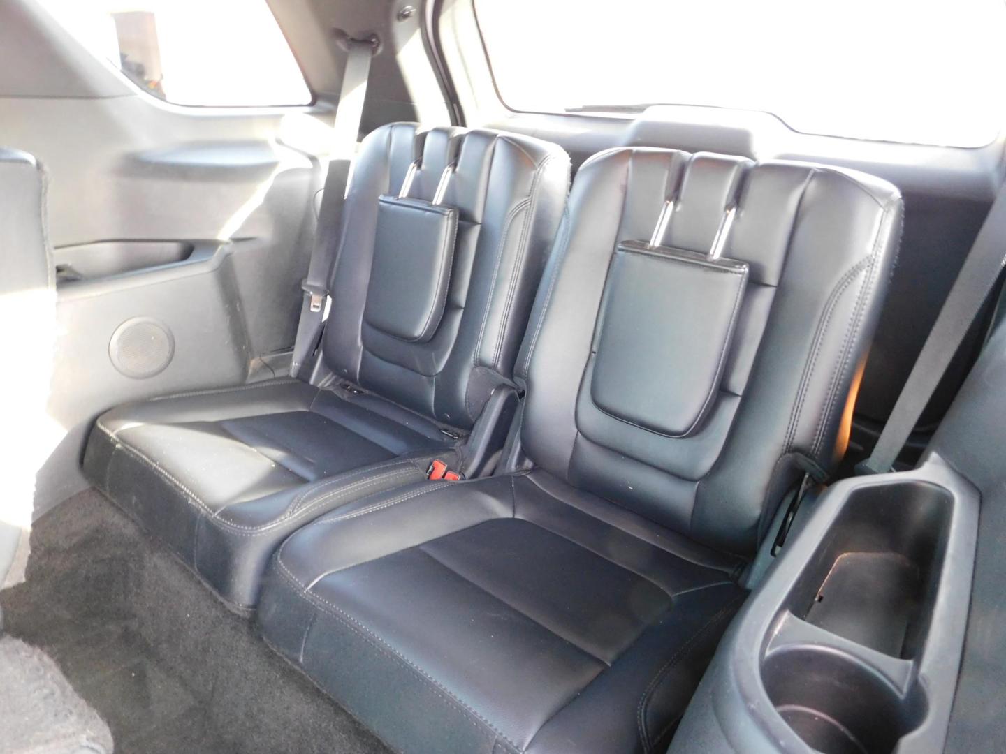 2017 WHITE Ford Explorer XLT 4WD (1FM5K8DH3HG) with an 2.3L L4 DOHC 16V engine, 6A transmission, located at 2121 Burlington St, North Kansas City, MO, 64116, (816) 556-0707, 39.144707, -94.581978 - Photo#7