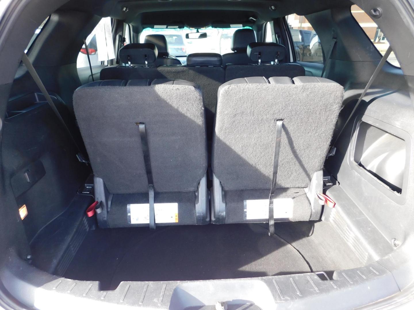 2017 WHITE Ford Explorer XLT 4WD (1FM5K8DH3HG) with an 2.3L L4 DOHC 16V engine, 6A transmission, located at 2121 Burlington St, North Kansas City, MO, 64116, (816) 556-0707, 39.144707, -94.581978 - Photo#8