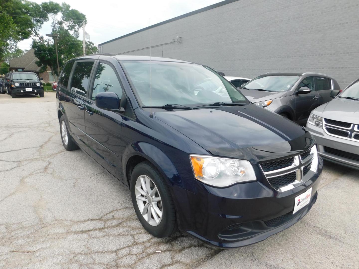 2014 BLUE Dodge Grand Caravan SXT (2C4RDGCG5ER) with an 3.6L V6 DOHC 24V engine, 6-Speed Automatic transmission, located at 2121 Burlington St, North Kansas City, MO, 64116, (816) 556-0707, 39.144707, -94.581978 - Photo#10