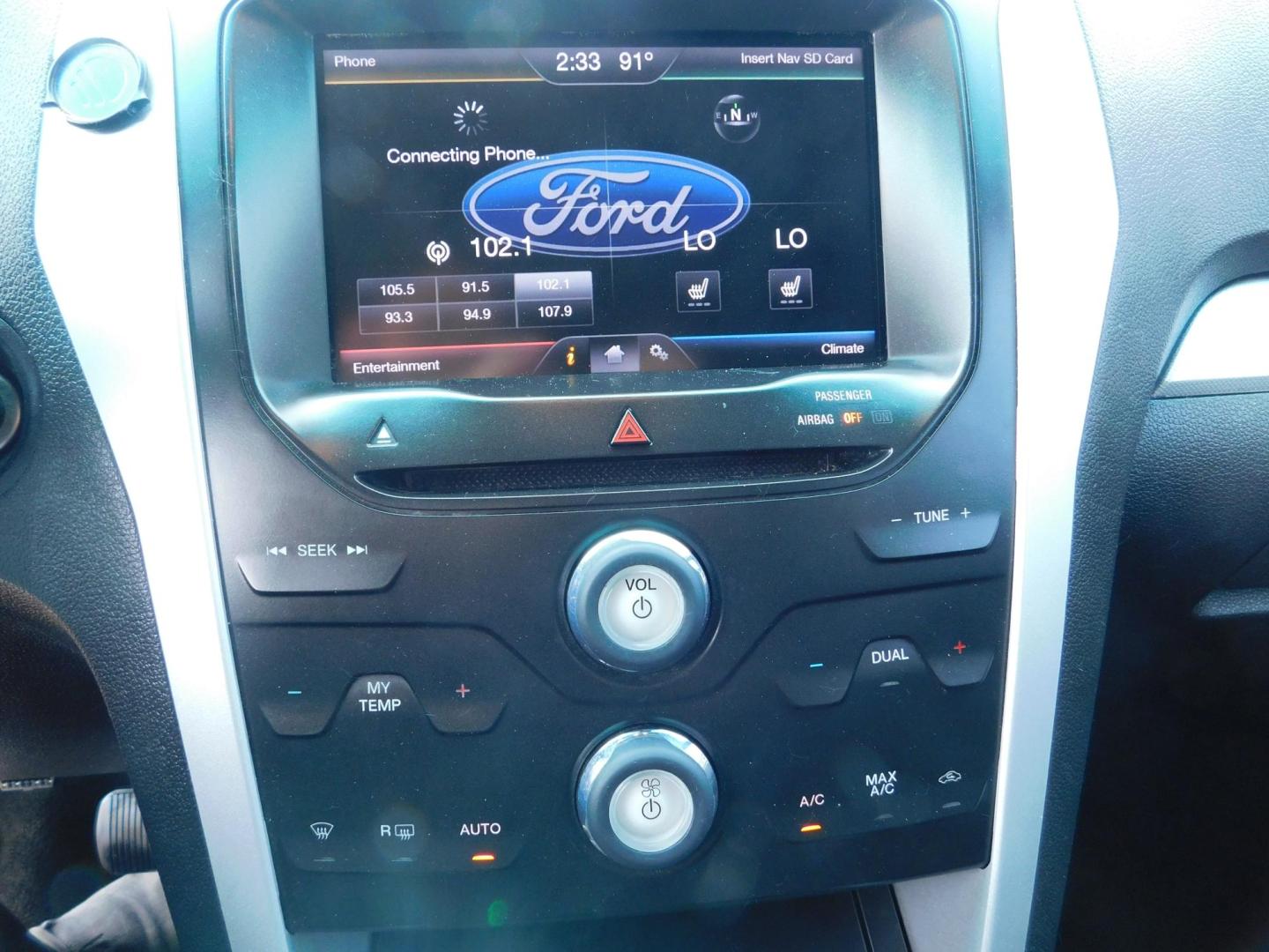 2013 BLACK Ford Explorer XLT 4WD (1FM5K8D88DG) with an 3.5L V6 DOHC 24V engine, 6-Speed Automatic transmission, located at 2121 Burlington St, North Kansas City, MO, 64116, (816) 556-0707, 39.144707, -94.581978 - Photo#3