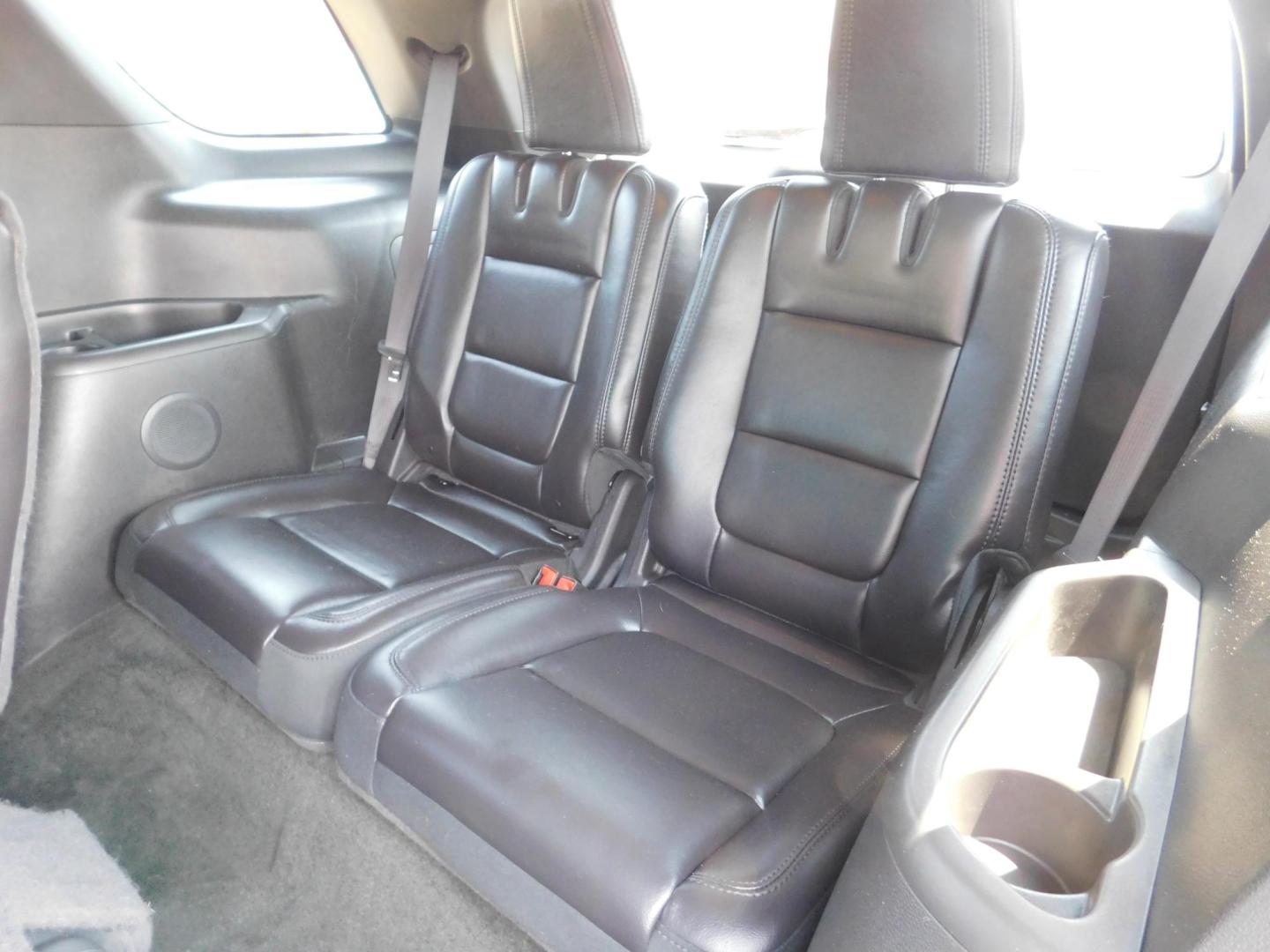 2013 BLACK Ford Explorer XLT 4WD (1FM5K8D88DG) with an 3.5L V6 DOHC 24V engine, 6-Speed Automatic transmission, located at 2121 Burlington St, North Kansas City, MO, 64116, (816) 556-0707, 39.144707, -94.581978 - Photo#7