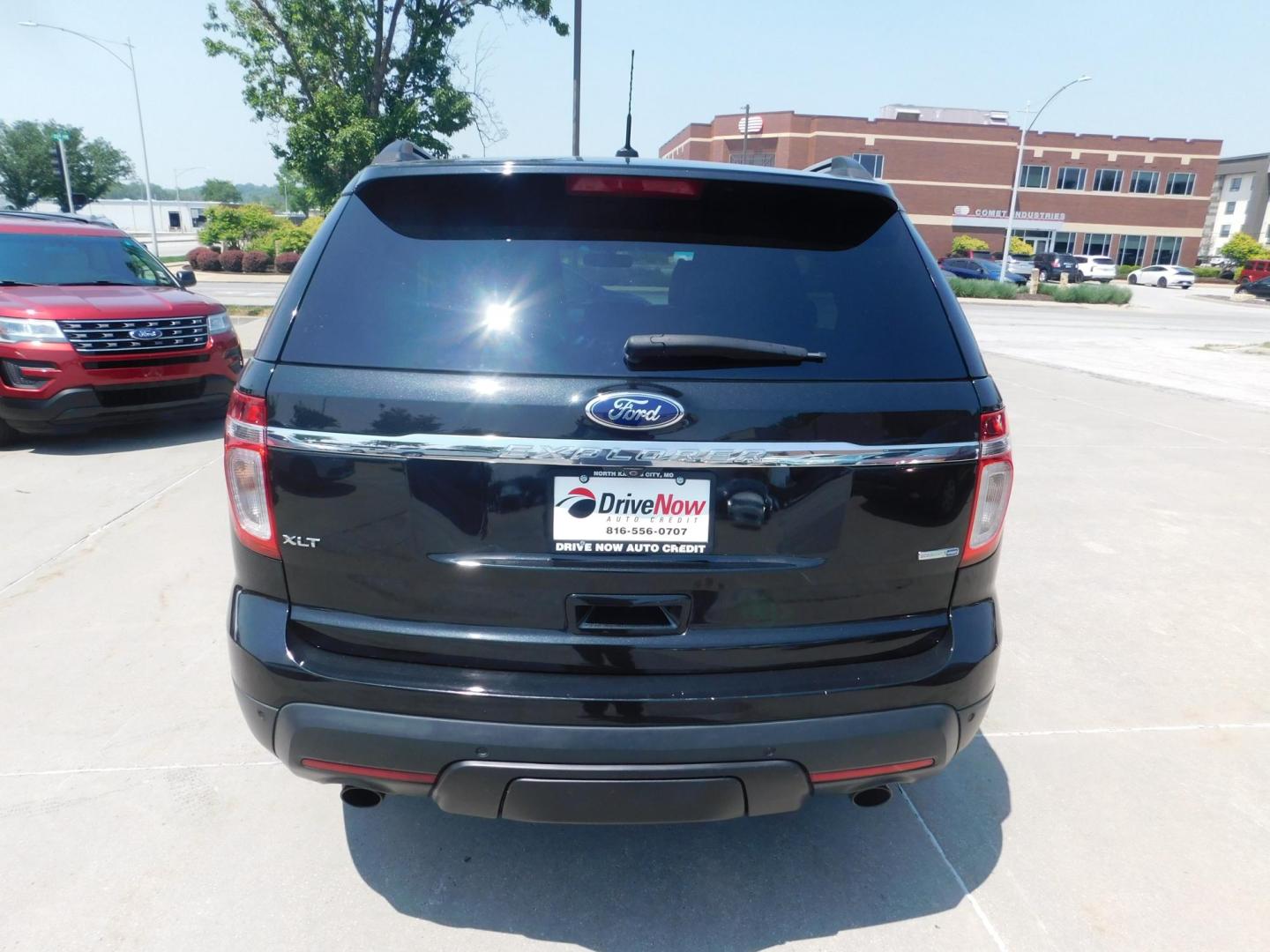 2013 BLACK Ford Explorer XLT 4WD (1FM5K8D88DG) with an 3.5L V6 DOHC 24V engine, 6-Speed Automatic transmission, located at 2121 Burlington St, North Kansas City, MO, 64116, (816) 556-0707, 39.144707, -94.581978 - Photo#9