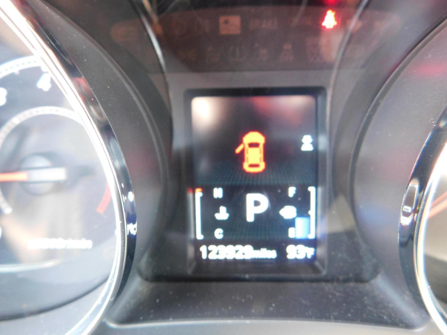 2019 SILVER Mitsubishi Outlander Sport 2.0 ES 5M (JA4AP3AU7KU) with an 2.0L L4 DOHC 16V engine, 5M transmission, located at 2121 Burlington St, North Kansas City, MO, 64116, (816) 556-0707, 39.144707, -94.581978 - Photo#5