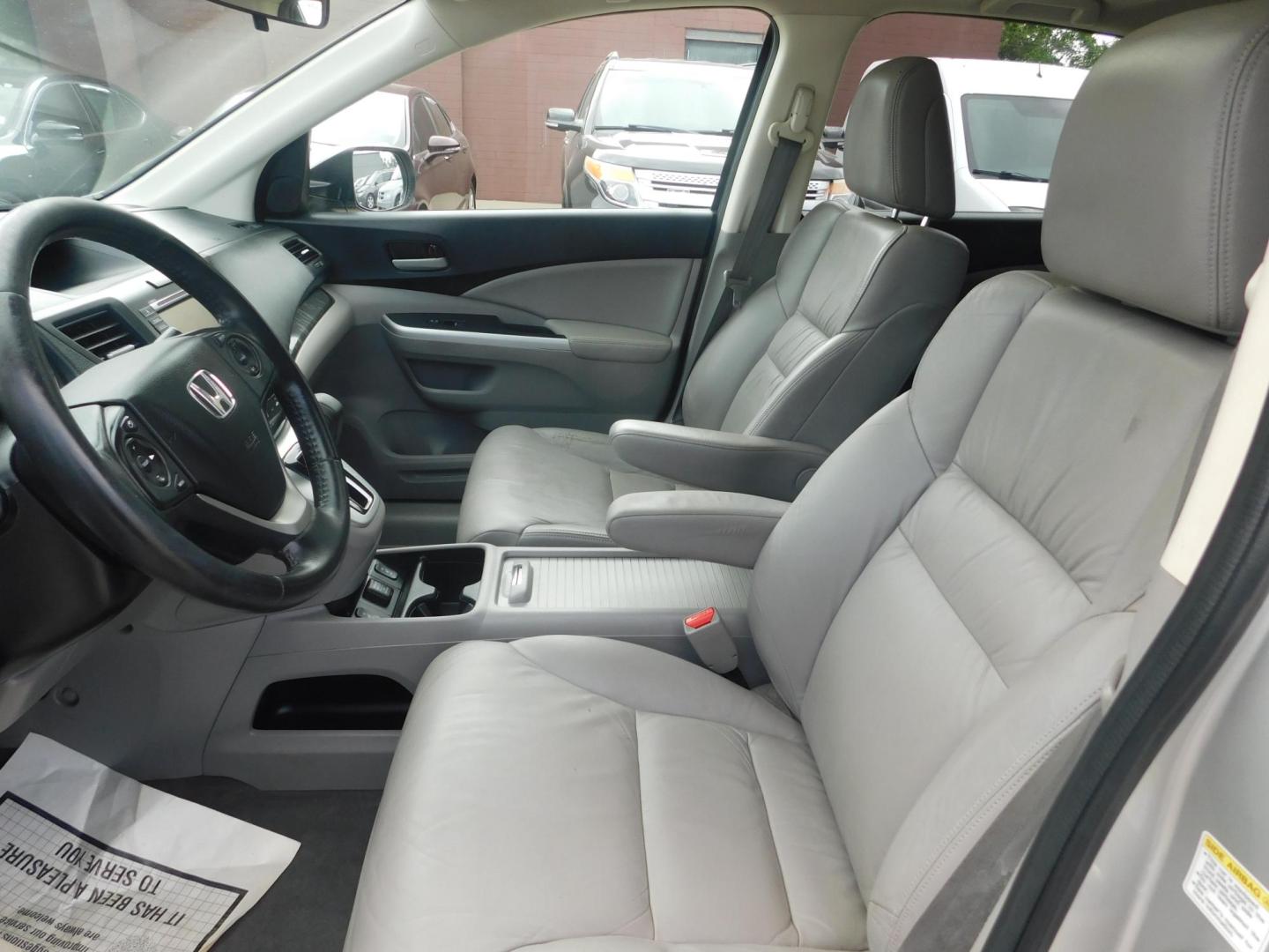 2012 SILVER Honda CR-V EX-L 4WD 5-Speed AT (2HKRM4H72CH) with an 2.4L L4 DOHC 16V engine, 5-Speed Automatic transmission, located at 2121 Burlington St, North Kansas City, MO, 64116, (816) 556-0707, 39.144707, -94.581978 - Photo#2