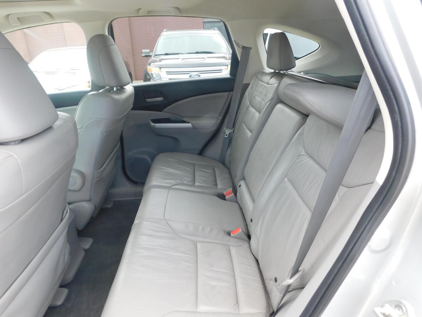 2012 SILVER Honda CR-V EX-L 4WD 5-Speed AT (2HKRM4H72CH) with an 2.4L L4 DOHC 16V engine, 5-Speed Automatic transmission, located at 2121 Burlington St, North Kansas City, MO, 64116, (816) 556-0707, 39.144707, -94.581978 - Photo#8