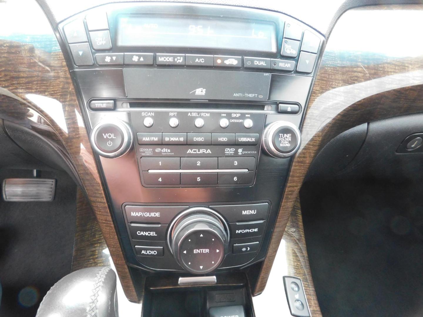 2011 BLACK Acura MDX 6-Spd AT w/Tech Package (2HNYD2H61BH) with an 3.5L V6 SOHC 24V engine, 6-Speed Automatic transmission, located at 2121 Burlington St, North Kansas City, MO, 64116, (816) 556-0707, 39.144707, -94.581978 - Photo#4