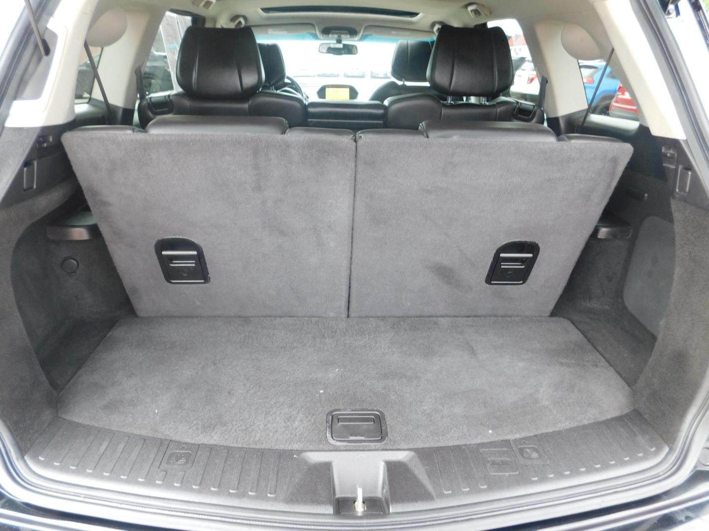 2011 BLACK Acura MDX 6-Spd AT w/Tech Package (2HNYD2H61BH) with an 3.5L V6 SOHC 24V engine, 6-Speed Automatic transmission, located at 2121 Burlington St, North Kansas City, MO, 64116, (816) 556-0707, 39.144707, -94.581978 - Photo#10
