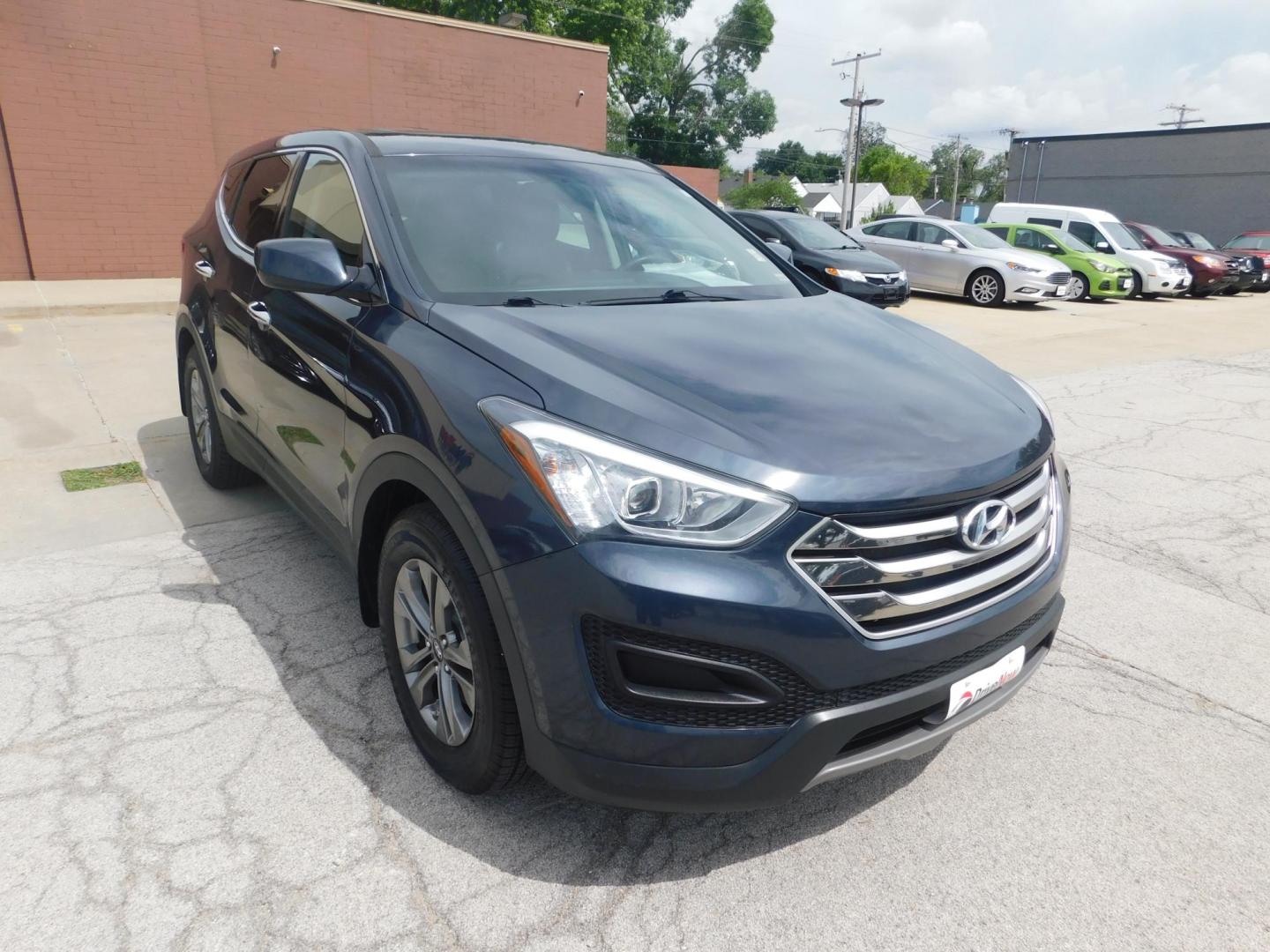 2015 GRAY Hyundai Santa Fe Sport 2.4 AWD (5XYZTDLB9FG) with an 2.4L L4 DOHC 16V engine, 6-Speed Automatic transmission, located at 2121 Burlington St, North Kansas City, MO, 64116, (816) 556-0707, 39.144707, -94.581978 - Photo#8