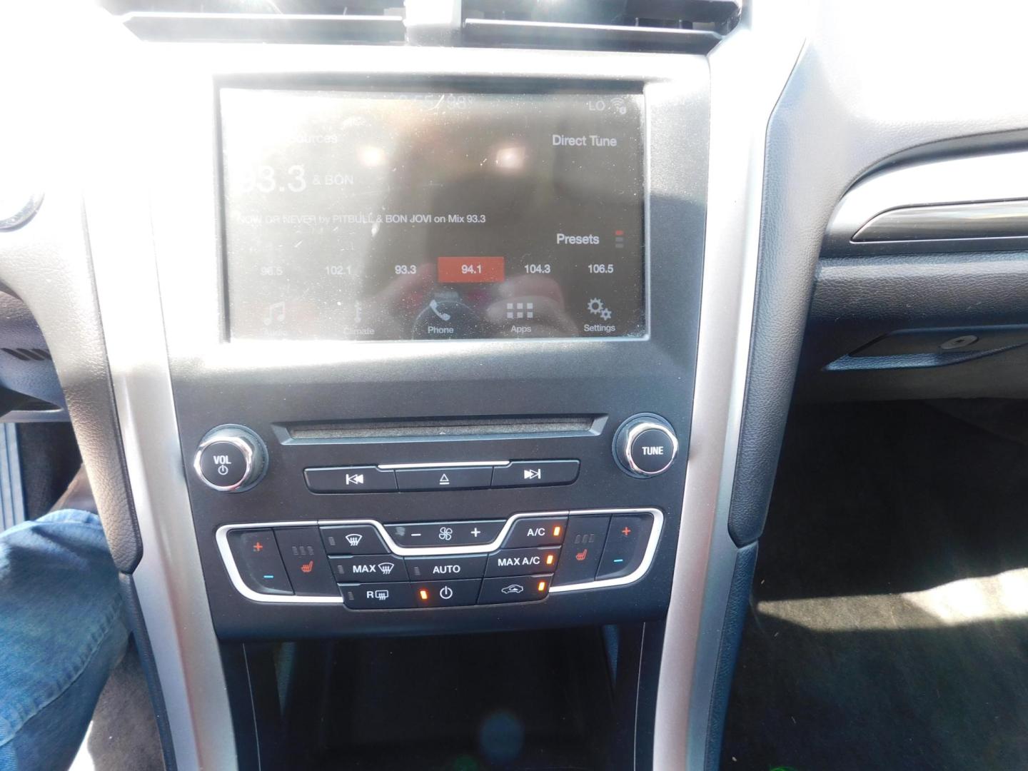 2017 BLUE Ford Fusion SE (3FA6P0HDXHR) with an 1.5L L4 DOHC 16V engine, 6A transmission, located at 2121 Burlington St, North Kansas City, MO, 64116, (816) 556-0707, 39.144707, -94.581978 - Photo#3