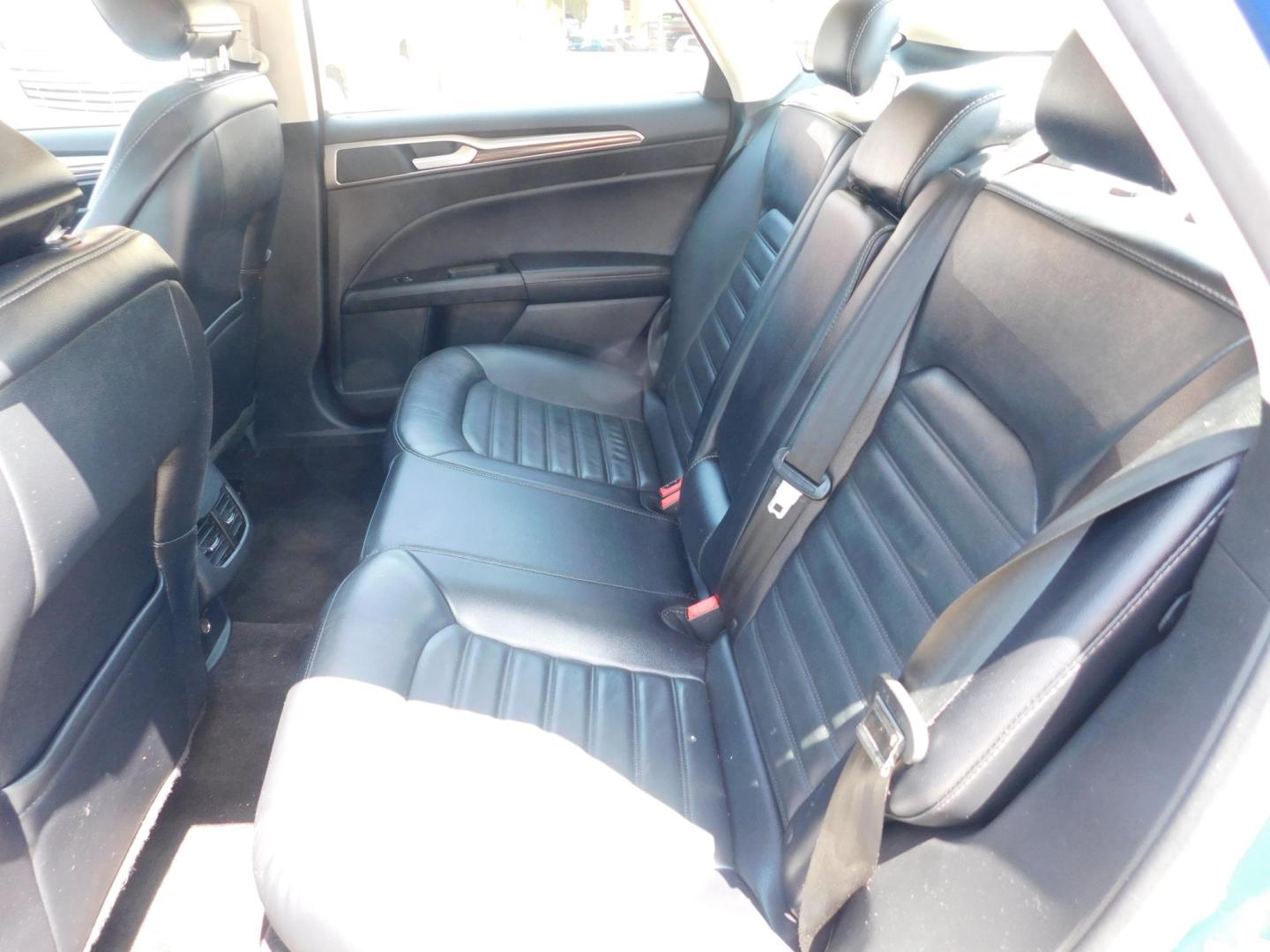 2017 BLUE Ford Fusion SE (3FA6P0HDXHR) with an 1.5L L4 DOHC 16V engine, 6A transmission, located at 2121 Burlington St, North Kansas City, MO, 64116, (816) 556-0707, 39.144707, -94.581978 - Photo#6