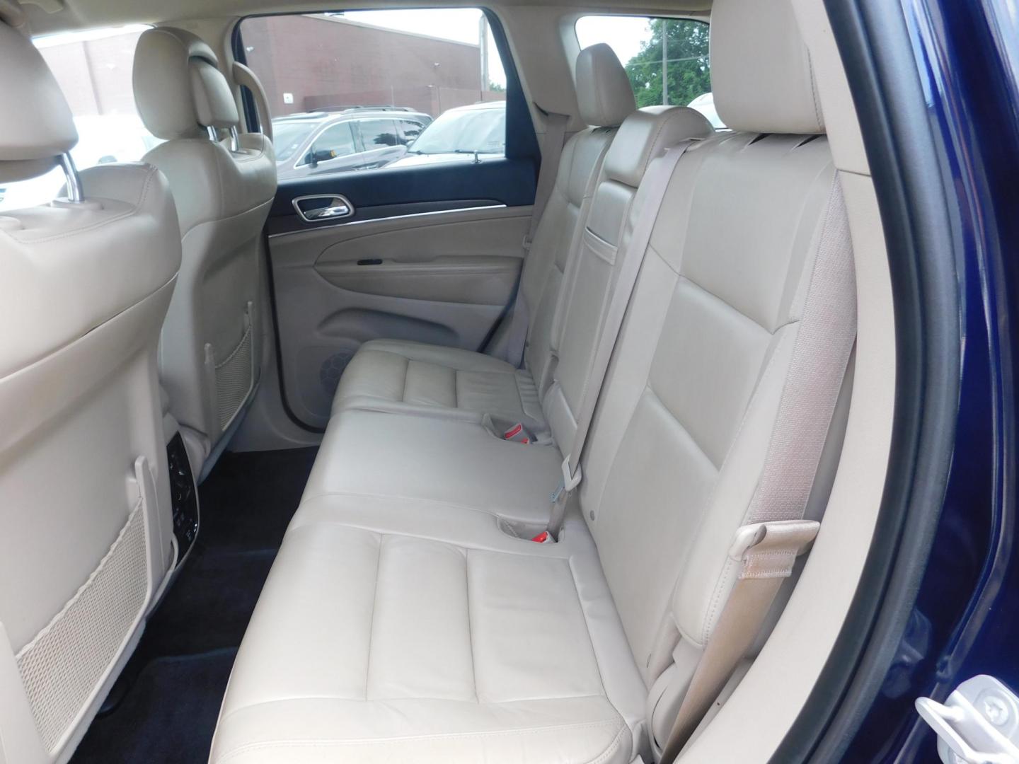 2017 BLUE Jeep Grand Cherokee Limited 4WD (1C4RJFBG7HC) with an 3.6L V6 DOHC 24V engine, 8A transmission, located at 2121 Burlington St, North Kansas City, MO, 64116, (816) 556-0707, 39.144707, -94.581978 - Photo#6