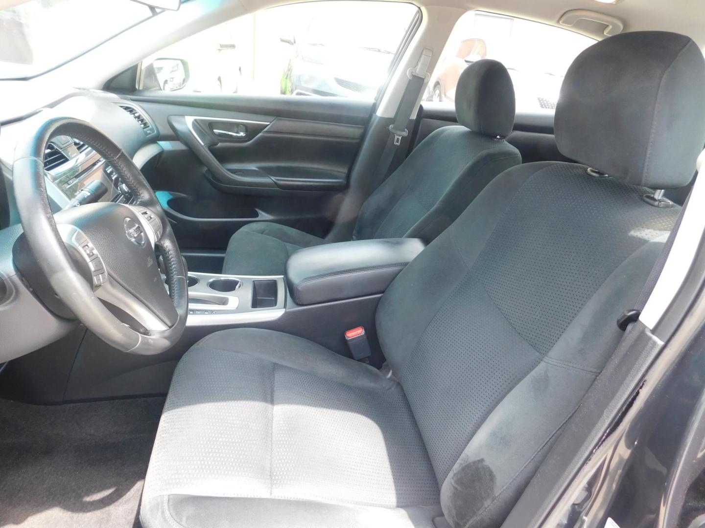 2015 BLACK Nissan Altima 2.5 S (1N4AL3AP6FC) with an 2.5L L4 DOHC 16V engine, Continuously Variable Transmission transmission, located at 2121 Burlington St, North Kansas City, MO, 64116, (816) 556-0707, 39.144707, -94.581978 - Photo#2