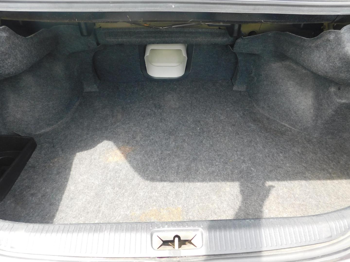 2012 BLACK Toyota Avalon Base (4T1BK3DB0CU) with an 3.5L V6 DOHC 24V engine, 6-Speed Automatic transmission, located at 2121 Burlington St, North Kansas City, MO, 64116, (816) 556-0707, 39.144707, -94.581978 - Photo#8