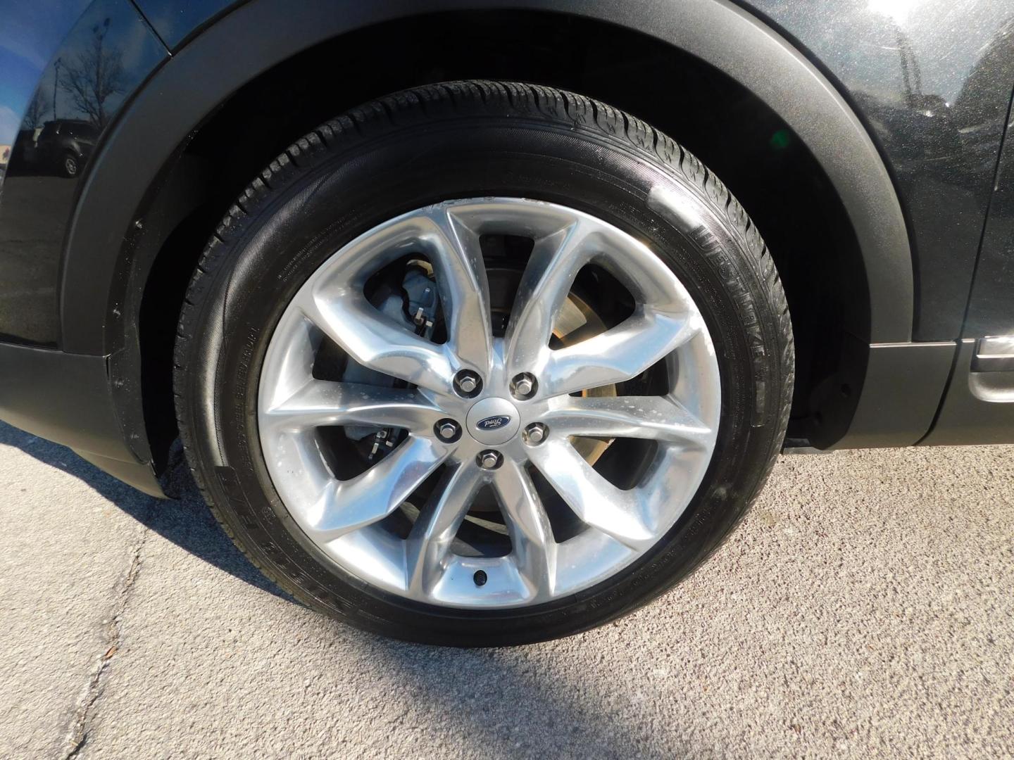 2015 BLACK Ford Explorer Limited FWD (1FM5K7F84FG) with an 3.5L V6 DOHC 24V engine, 6-Speed Automatic transmission, located at 2121 Burlington St, North Kansas City, MO, 64116, (816) 556-0707, 39.144707, -94.581978 - Photo#1