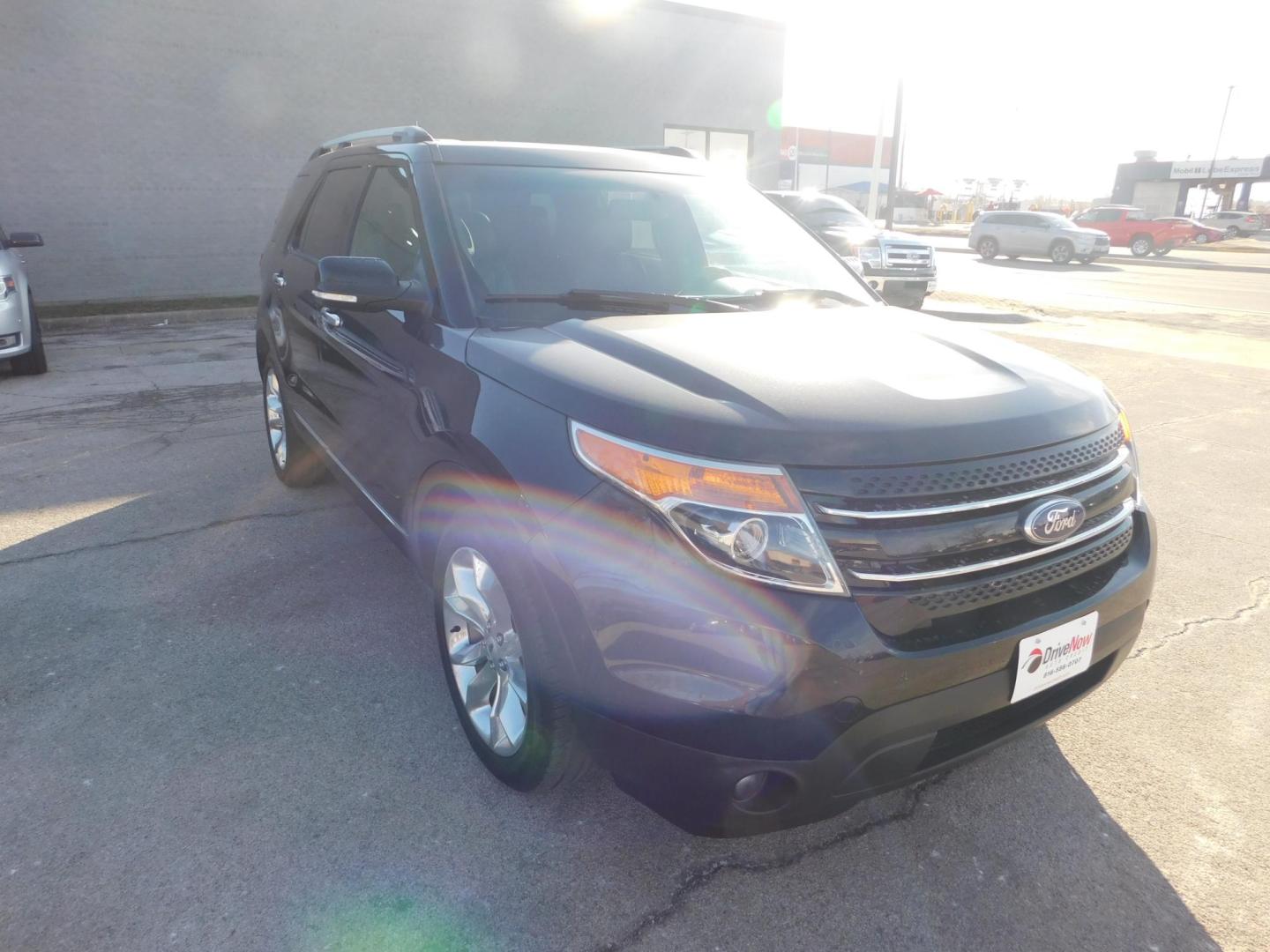 2015 BLACK Ford Explorer Limited FWD (1FM5K7F84FG) with an 3.5L V6 DOHC 24V engine, 6-Speed Automatic transmission, located at 2121 Burlington St, North Kansas City, MO, 64116, (816) 556-0707, 39.144707, -94.581978 - Photo#11