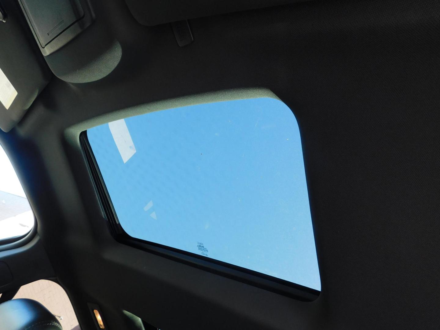 2014 GRAY Ford Explorer Limited 4WD (1FM5K8F88EG) with an 3.5L V6 DOHC 24V engine, 6-Speed Automatic transmission, located at 2121 Burlington St, North Kansas City, MO, 64116, (816) 556-0707, 39.144707, -94.581978 - Photo#3