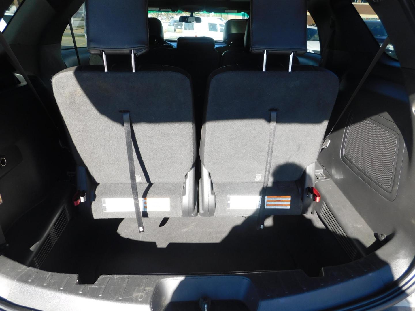 2014 GRAY Ford Explorer Limited 4WD (1FM5K8F88EG) with an 3.5L V6 DOHC 24V engine, 6-Speed Automatic transmission, located at 2121 Burlington St, North Kansas City, MO, 64116, (816) 556-0707, 39.144707, -94.581978 - Photo#9