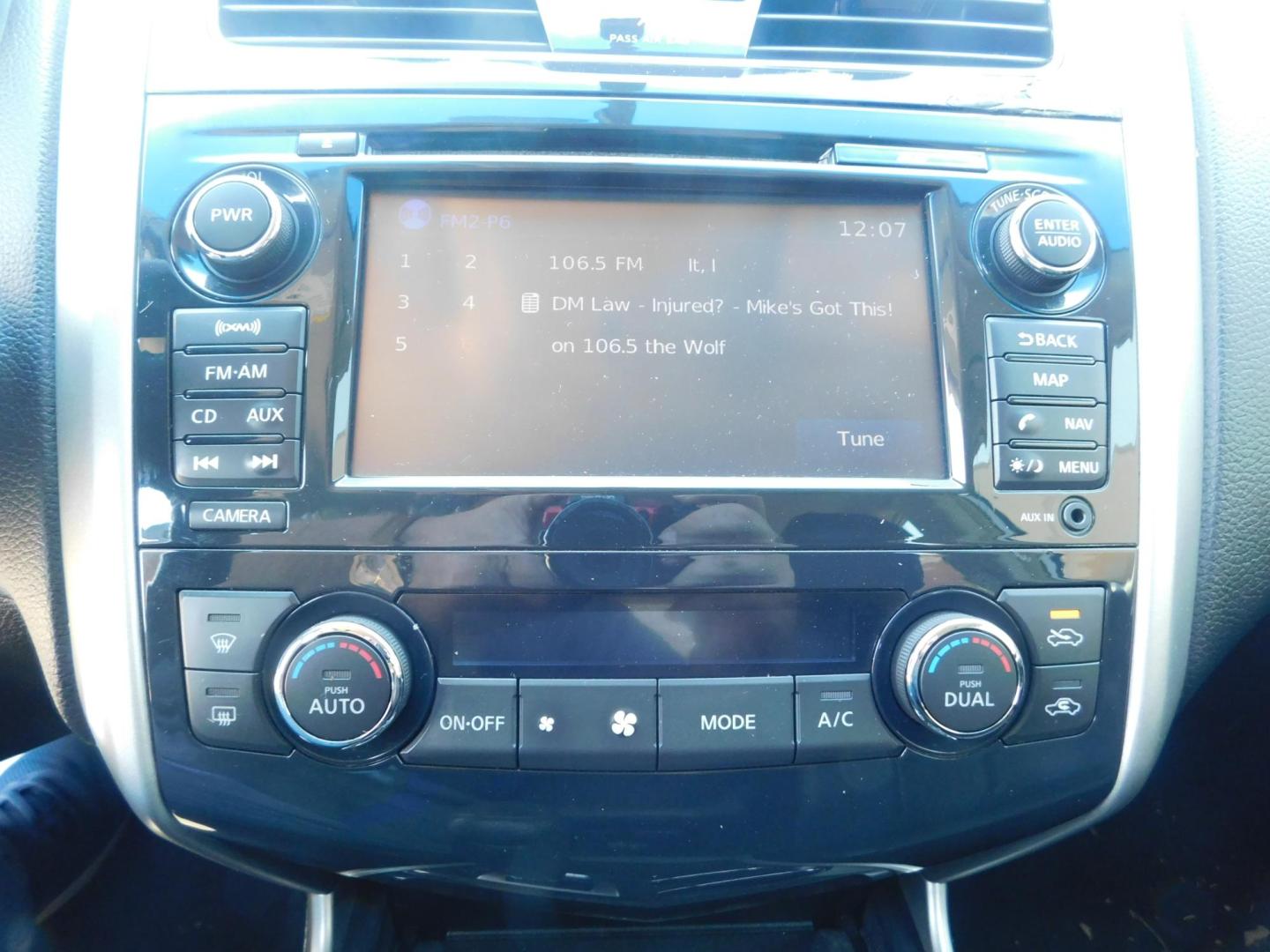2013 SILVER Nissan Altima 3.5 SV (1N4BL3AP5DN) with an 3.5L V6 DOHC 24V engine, Continuously Variable Transmission transmission, located at 2121 Burlington St, North Kansas City, MO, 64116, (816) 556-0707, 39.144707, -94.581978 - Photo#4