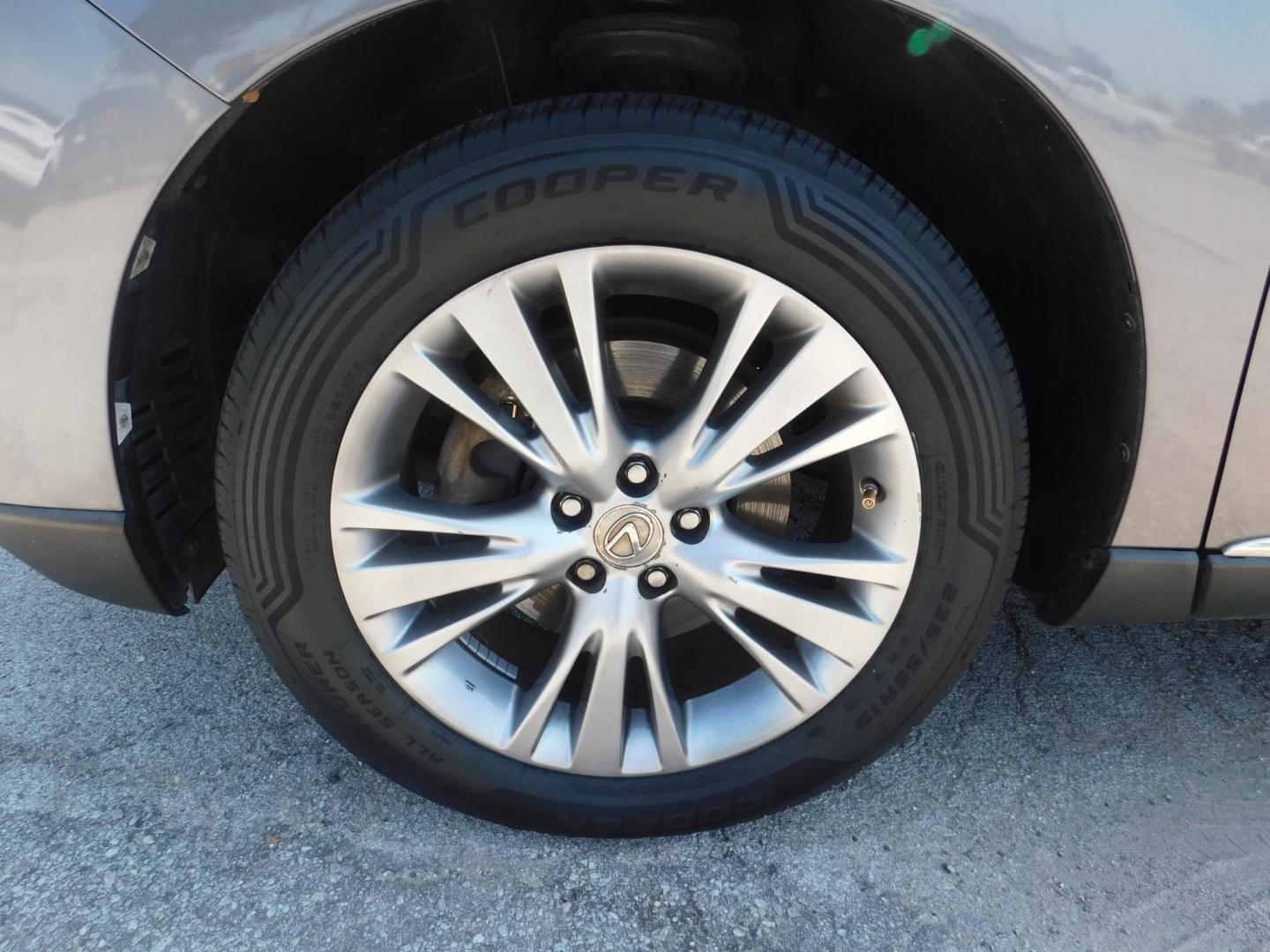 2013 GRAY Lexus RX 350 FWD (2T2ZK1BA0DC) with an 3.5L V6 DOHC 24V engine, 5-Speed Automatic transmission, located at 2121 Burlington St, North Kansas City, MO, 64116, (816) 556-0707, 39.144707, -94.581978 - Photo#1