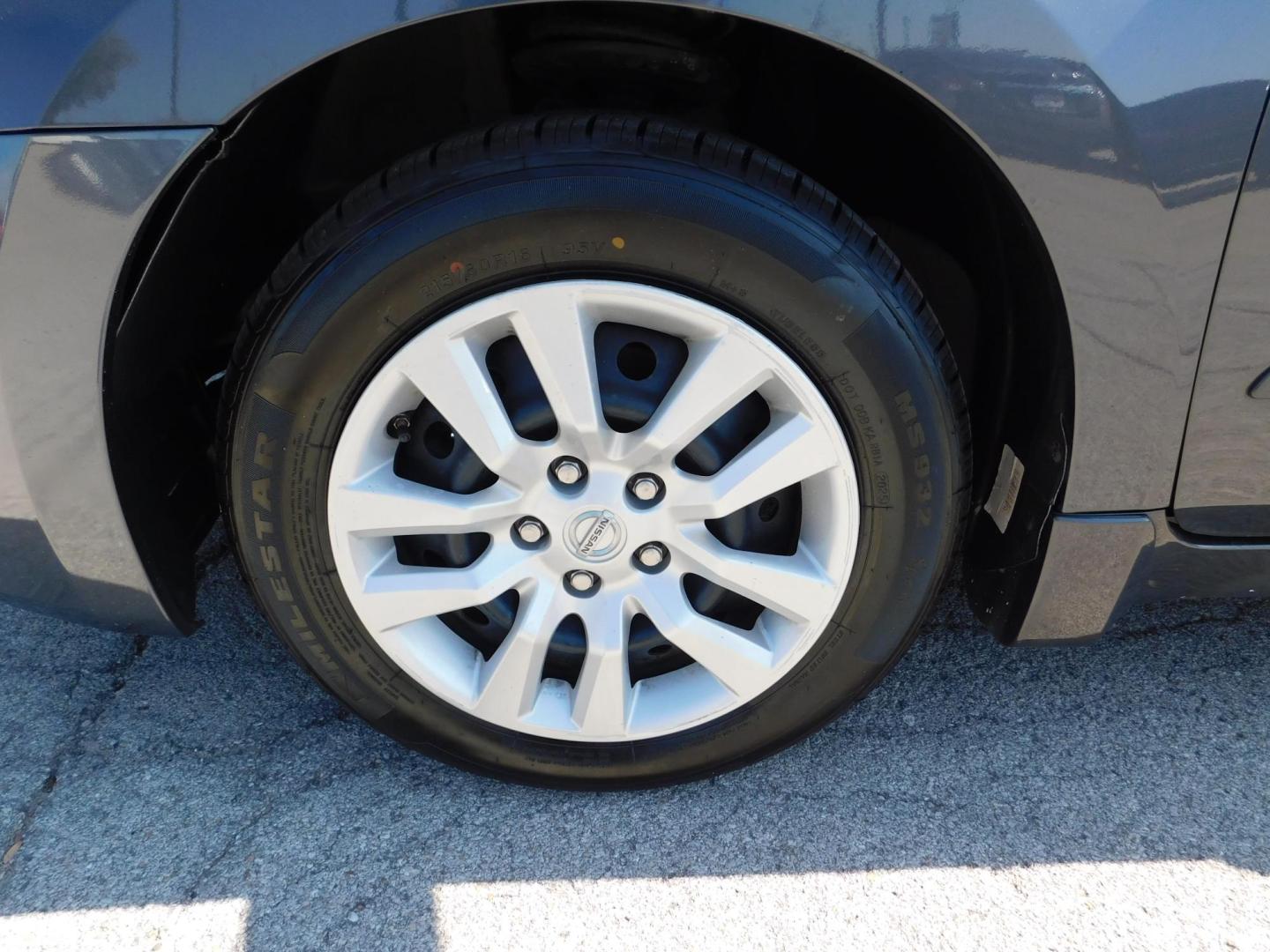 2012 GRAY Nissan Altima 2.5 S (1N4AL2AP1CC) with an 2.5L L4 DOHC 16V engine, located at 2121 Burlington St, North Kansas City, MO, 64116, (816) 556-0707, 39.144707, -94.581978 - Photo#1