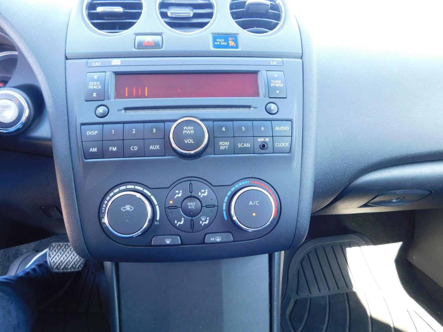 2012 GRAY Nissan Altima 2.5 S (1N4AL2AP1CC) with an 2.5L L4 DOHC 16V engine, located at 2121 Burlington St, North Kansas City, MO, 64116, (816) 556-0707, 39.144707, -94.581978 - Photo#3