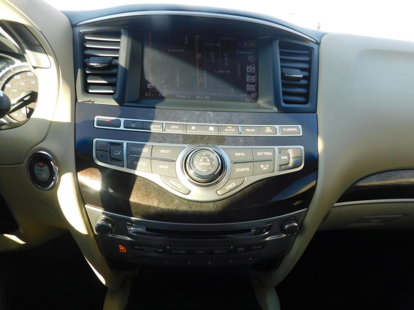 2015 BLACK Infiniti QX60 Base AWD (5N1AL0MM2FC) with an 3.5L V6 DOHC 24V engine, Continuously Variable Transmission transmission, located at 2121 Burlington St, North Kansas City, MO, 64116, (816) 556-0707, 39.144707, -94.581978 - Photo#4