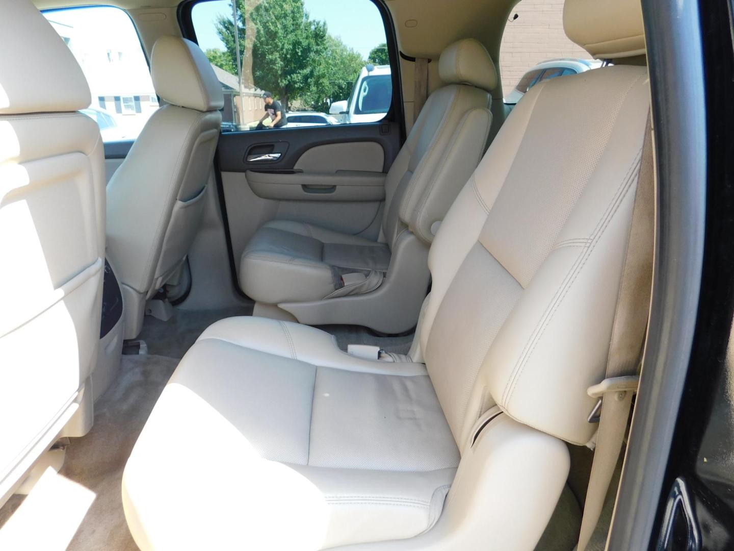 2009 BLACK Chevrolet Suburban LTZ 1500 4WD (1GNFK36319R) with an 5.3L V8 OHV 16V FFV engine, 4-Speed Automatic transmission, located at 2121 Burlington St, North Kansas City, MO, 64116, (816) 556-0707, 39.144707, -94.581978 - Photo#7