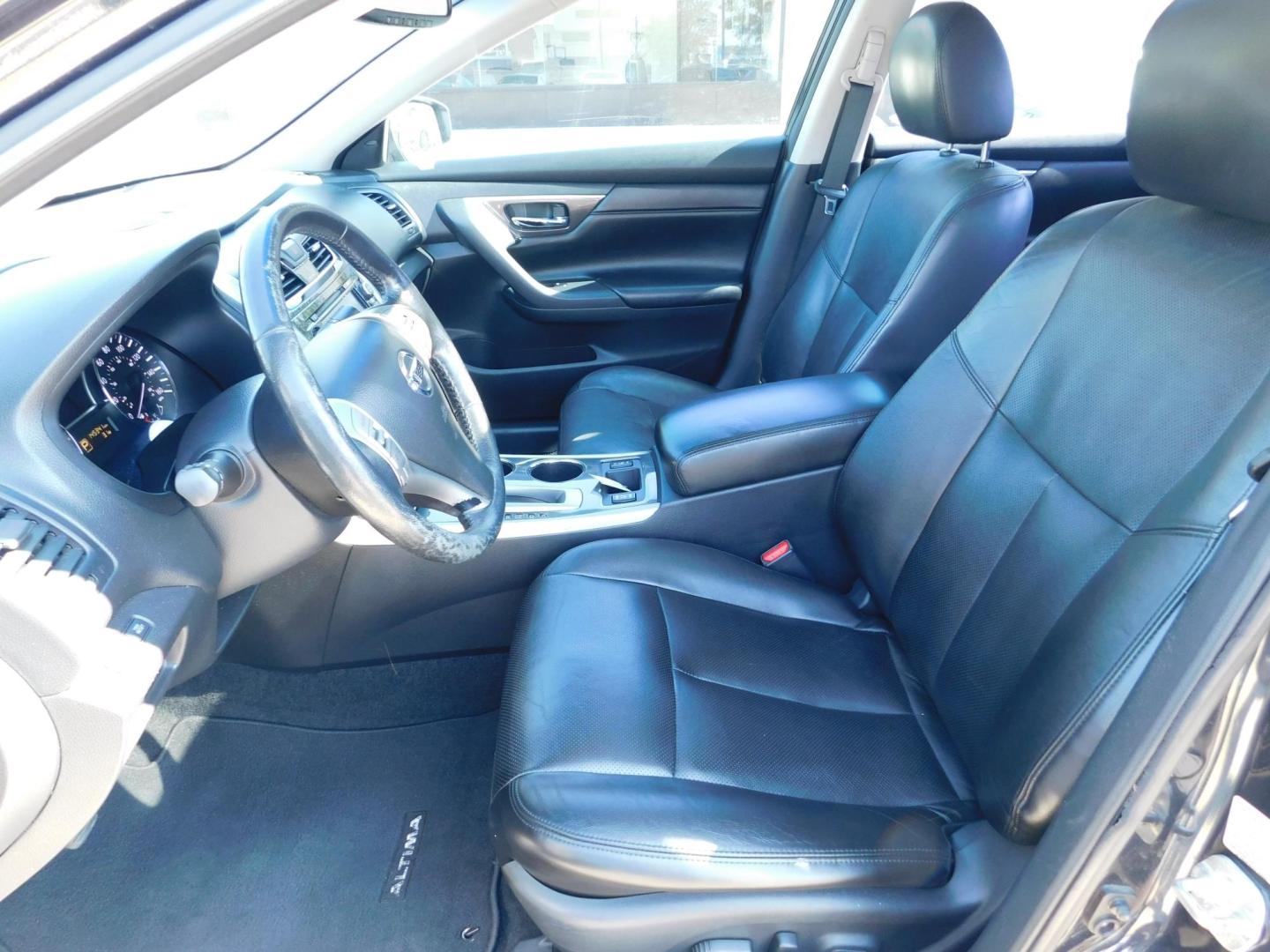 2014 BLUE Nissan Altima 2.5 SL (1N4AL3AP0EC) with an 2.5L L4 DOHC 16V engine, Continuously Variable Transmission transmission, located at 2121 Burlington St, North Kansas City, MO, 64116, (816) 556-0707, 39.144707, -94.581978 - Photo#2