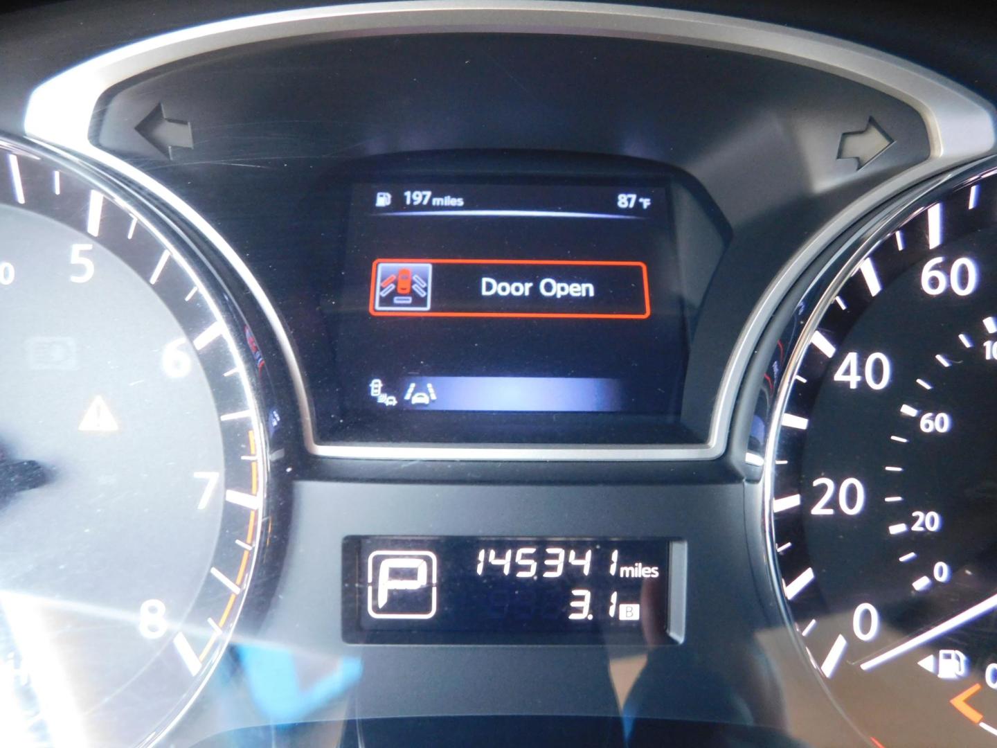 2014 BLUE Nissan Altima 2.5 SL (1N4AL3AP0EC) with an 2.5L L4 DOHC 16V engine, Continuously Variable Transmission transmission, located at 2121 Burlington St, North Kansas City, MO, 64116, (816) 556-0707, 39.144707, -94.581978 - Photo#6