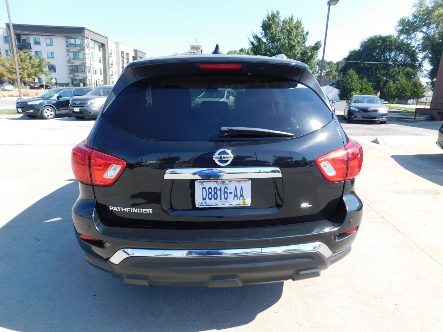 2020 BLACK Nissan Pathfinder SL (5N1DR2CN8LC) with an 3.5L V6 DOHC 24V engine, CVT transmission, located at 2121 Burlington St, North Kansas City, MO, 64116, (816) 556-0707, 39.144707, -94.581978 - Photo#10