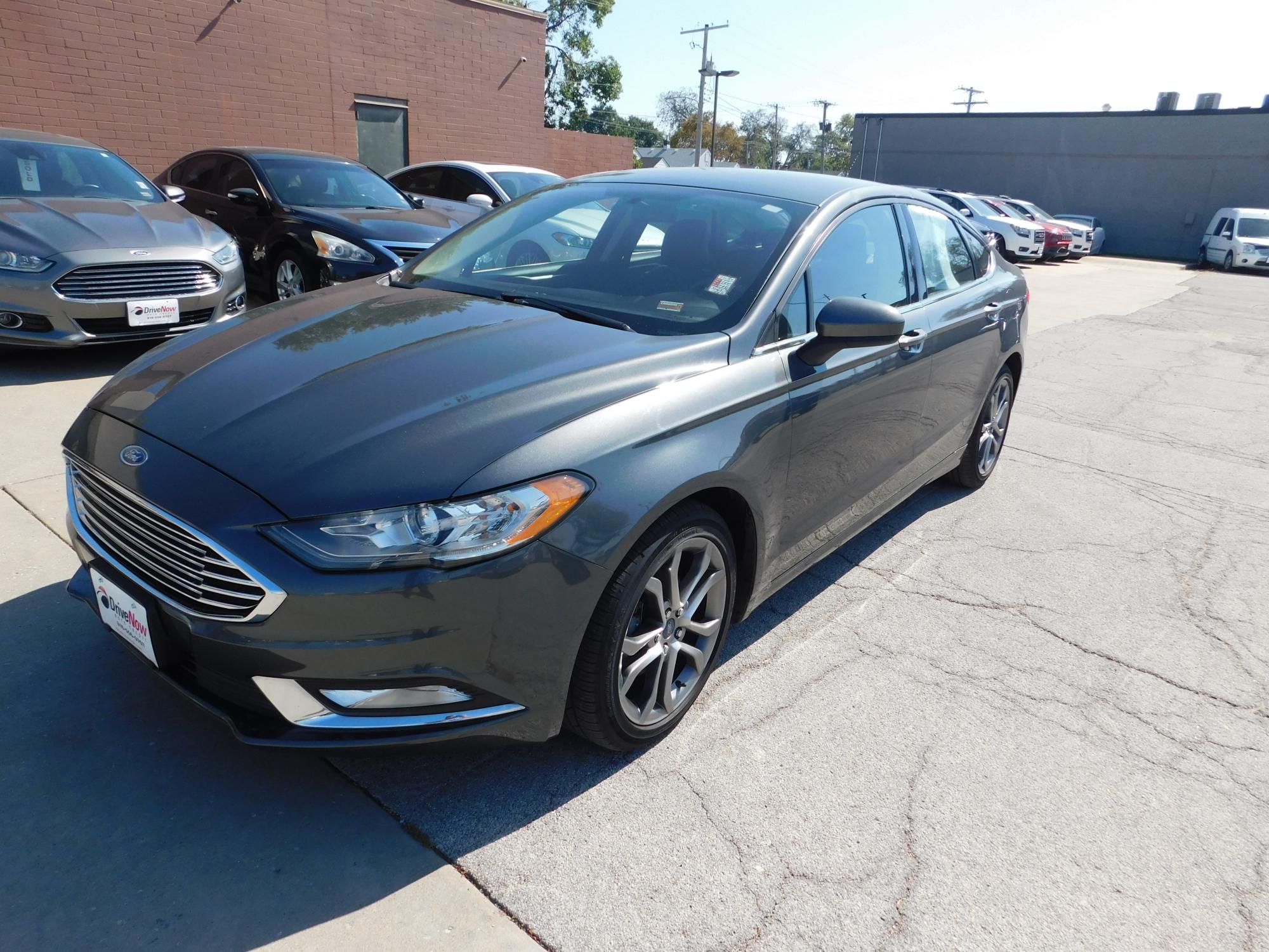 photo of 2017 Ford Fusion SE