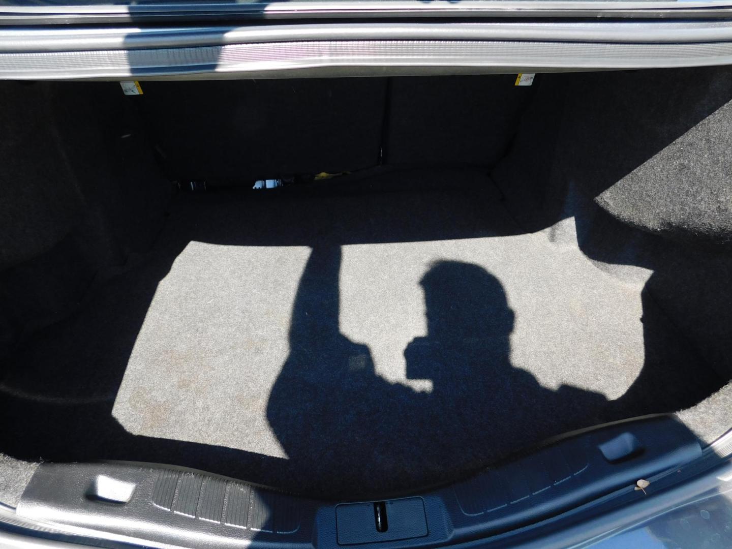 2017 GRAY Ford Fusion SE (3FA6P0HD4HR) with an 1.5L L4 DOHC 16V engine, 6A transmission, located at 2121 Burlington St, North Kansas City, MO, 64116, (816) 556-0707, 39.144707, -94.581978 - Photo#7