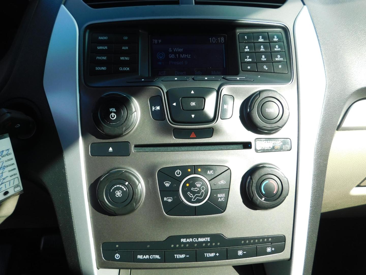 2013 SILVER Ford Explorer Base 4WD (1FM5K8B87DG) with an 3.5L V6 DOHC 24V engine, 6-Speed Automatic transmission, located at 2121 Burlington St, North Kansas City, MO, 64116, (816) 556-0707, 39.144707, -94.581978 - Photo#3
