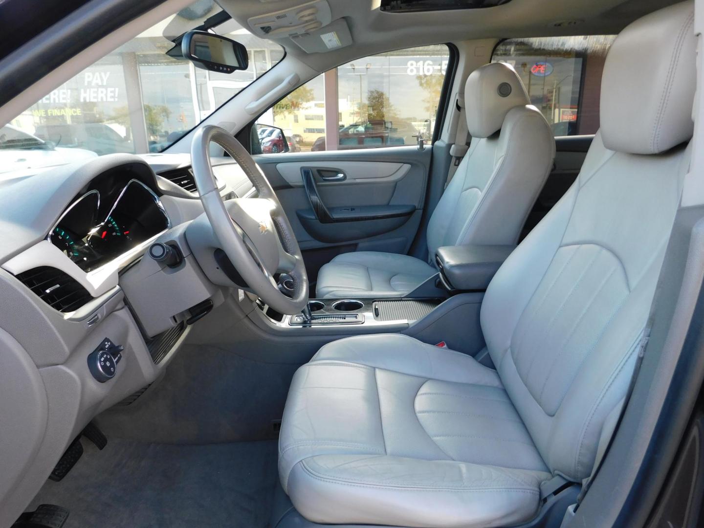 2014 GRAY Chevrolet Traverse LTZ FWD (1GNKRJKD3EJ) with an 3.6L V6 DOHC 24V engine, 6-Speed Automatic transmission, located at 2121 Burlington St, North Kansas City, MO, 64116, (816) 556-0707, 39.144707, -94.581978 - Photo#2