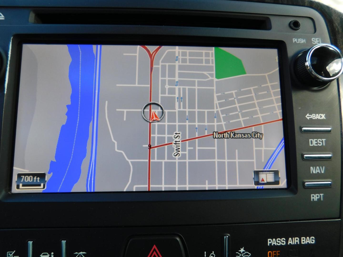 2014 GRAY Chevrolet Traverse LTZ FWD (1GNKRJKD3EJ) with an 3.6L V6 DOHC 24V engine, 6-Speed Automatic transmission, located at 2121 Burlington St, North Kansas City, MO, 64116, (816) 556-0707, 39.144707, -94.581978 - Photo#5