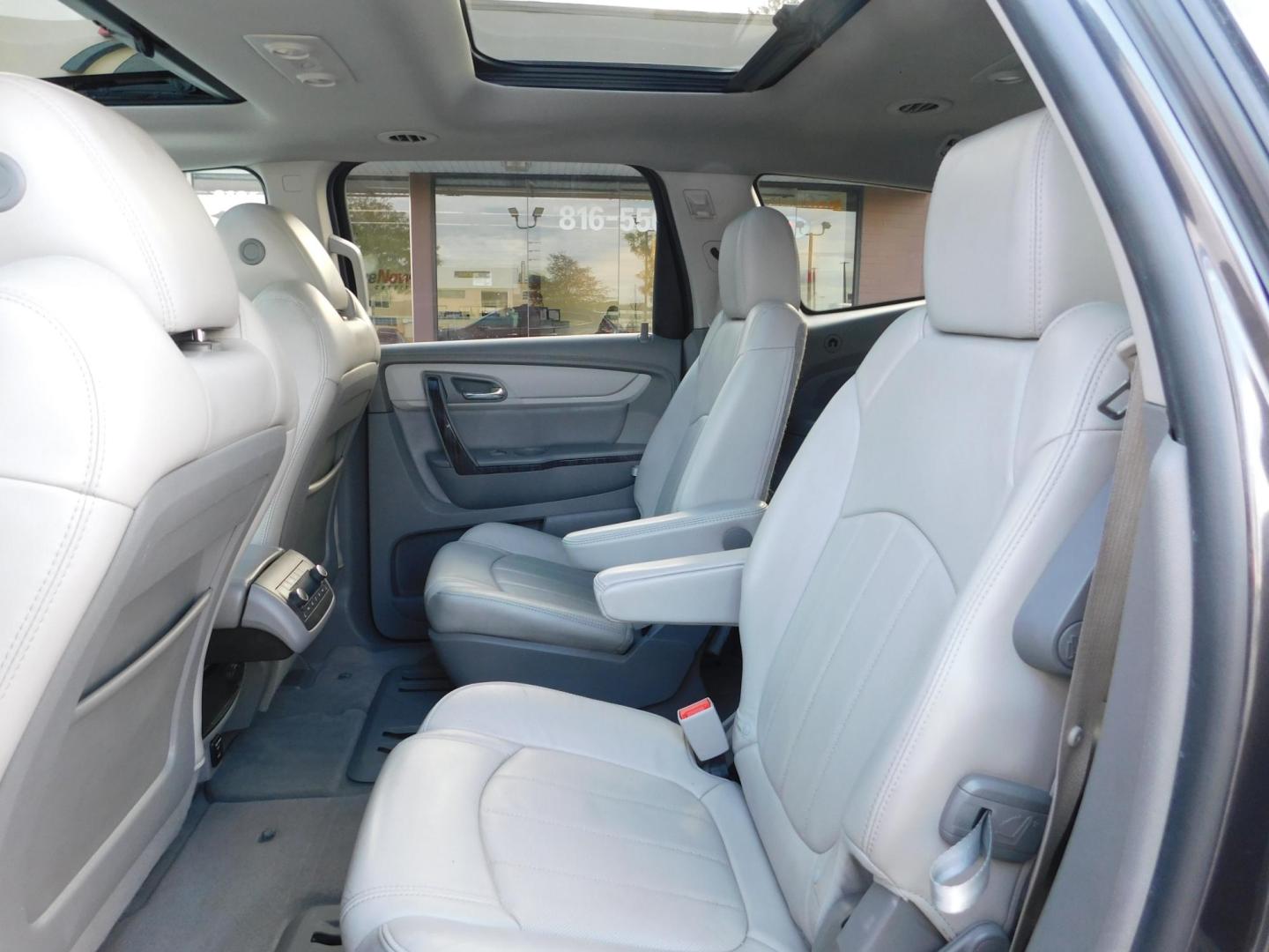 2014 GRAY Chevrolet Traverse LTZ FWD (1GNKRJKD3EJ) with an 3.6L V6 DOHC 24V engine, 6-Speed Automatic transmission, located at 2121 Burlington St, North Kansas City, MO, 64116, (816) 556-0707, 39.144707, -94.581978 - Photo#8