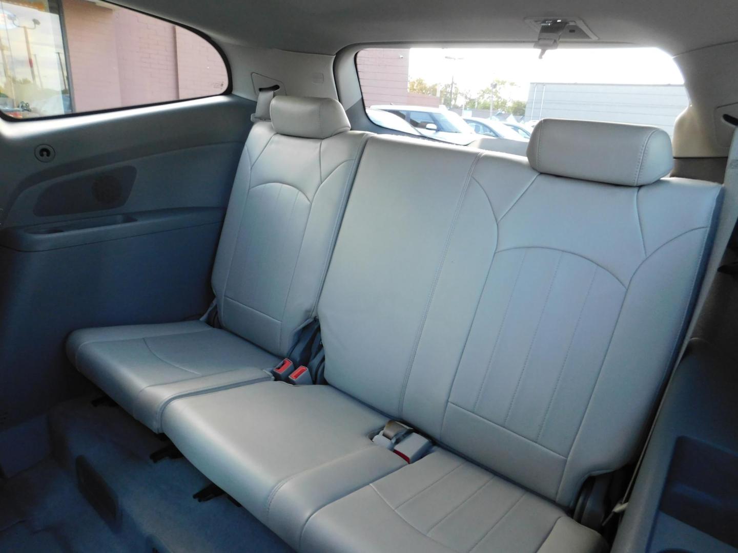 2014 GRAY Chevrolet Traverse LTZ FWD (1GNKRJKD3EJ) with an 3.6L V6 DOHC 24V engine, 6-Speed Automatic transmission, located at 2121 Burlington St, North Kansas City, MO, 64116, (816) 556-0707, 39.144707, -94.581978 - Photo#10