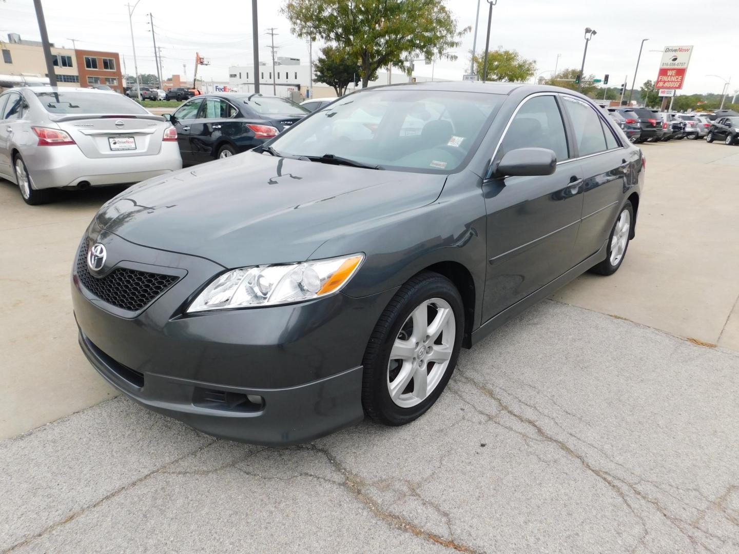 2007 GRAY Toyota Camry CE 5-Spd AT (4T1BE46K57U) with an 2.4L L4 DOHC 16V engine, 5-Speed Automatic Overdrive transmission, located at 2121 Burlington St, North Kansas City, MO, 64116, (816) 556-0707, 39.144707, -94.581978 - Photo#0