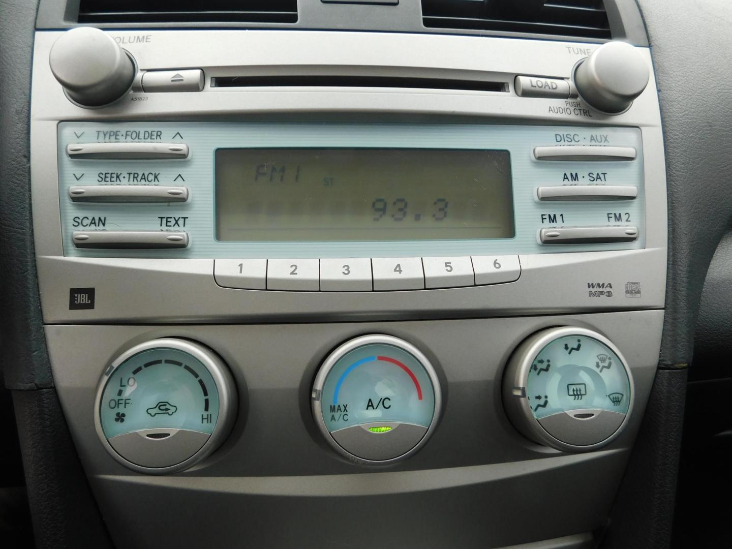 2007 GRAY Toyota Camry CE 5-Spd AT (4T1BE46K57U) with an 2.4L L4 DOHC 16V engine, 5-Speed Automatic Overdrive transmission, located at 2121 Burlington St, North Kansas City, MO, 64116, (816) 556-0707, 39.144707, -94.581978 - Photo#4