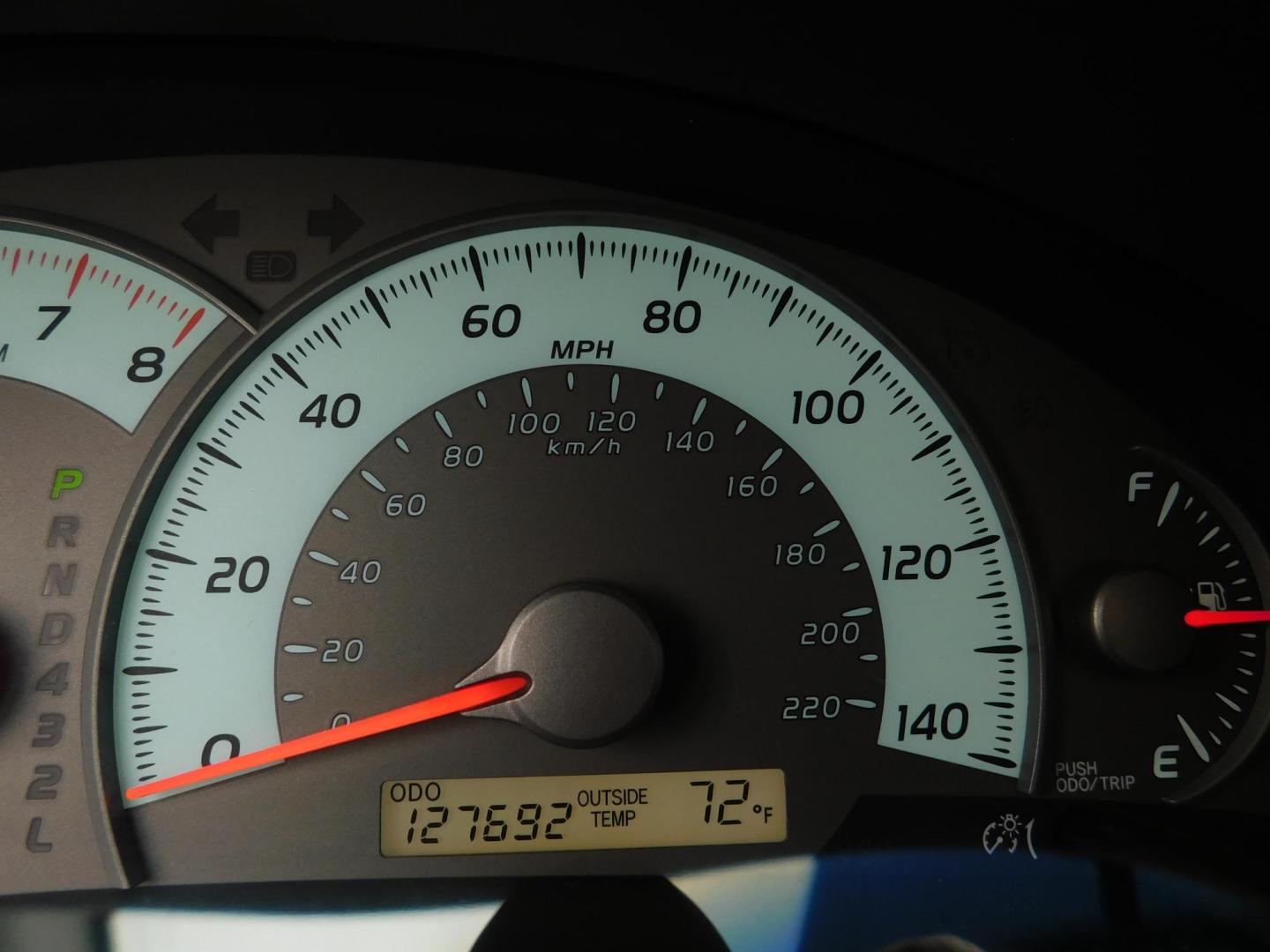 2007 GRAY Toyota Camry CE 5-Spd AT (4T1BE46K57U) with an 2.4L L4 DOHC 16V engine, 5-Speed Automatic Overdrive transmission, located at 2121 Burlington St, North Kansas City, MO, 64116, (816) 556-0707, 39.144707, -94.581978 - Photo#5