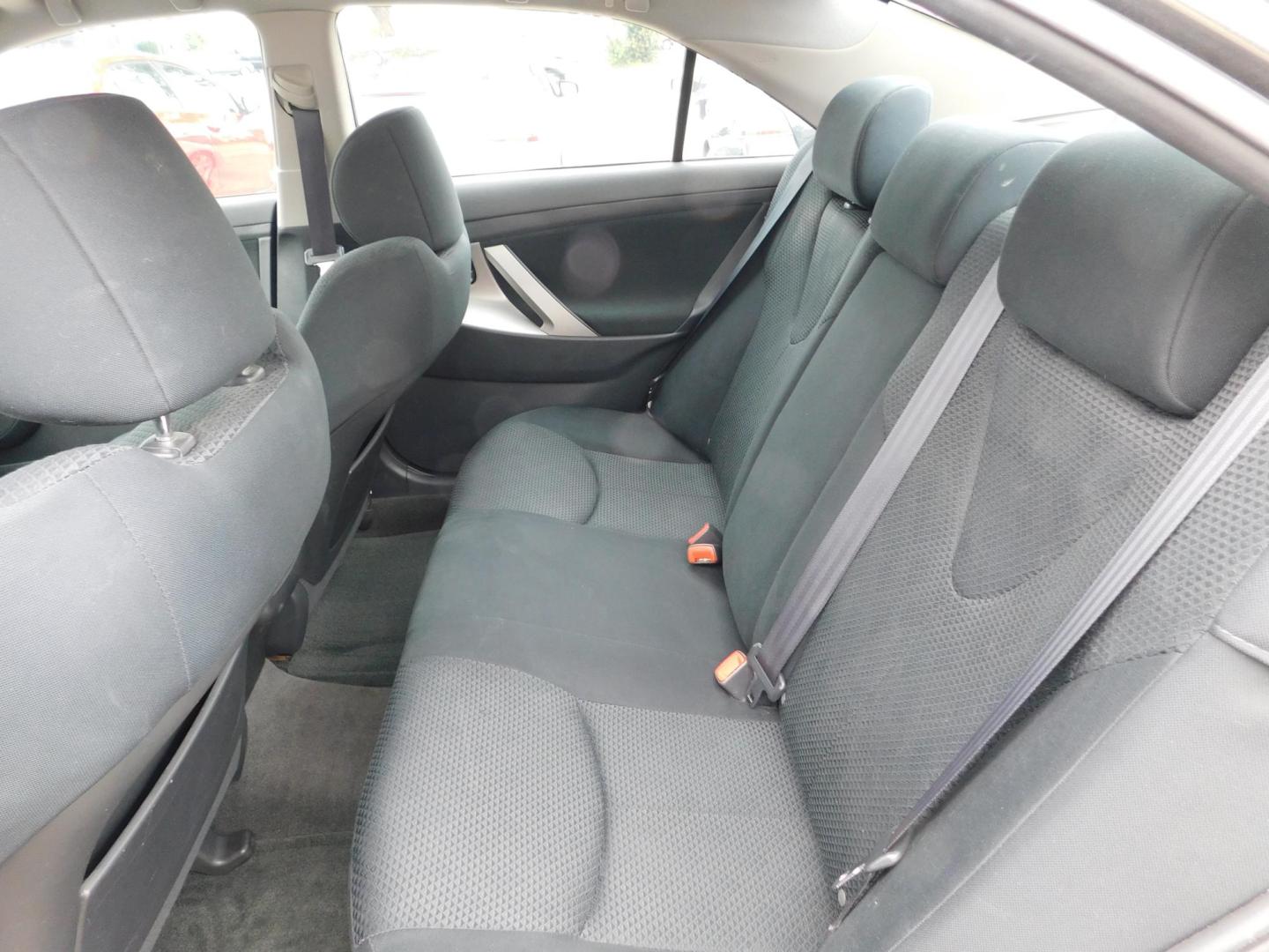 2007 GRAY Toyota Camry CE 5-Spd AT (4T1BE46K57U) with an 2.4L L4 DOHC 16V engine, 5-Speed Automatic Overdrive transmission, located at 2121 Burlington St, North Kansas City, MO, 64116, (816) 556-0707, 39.144707, -94.581978 - Photo#6